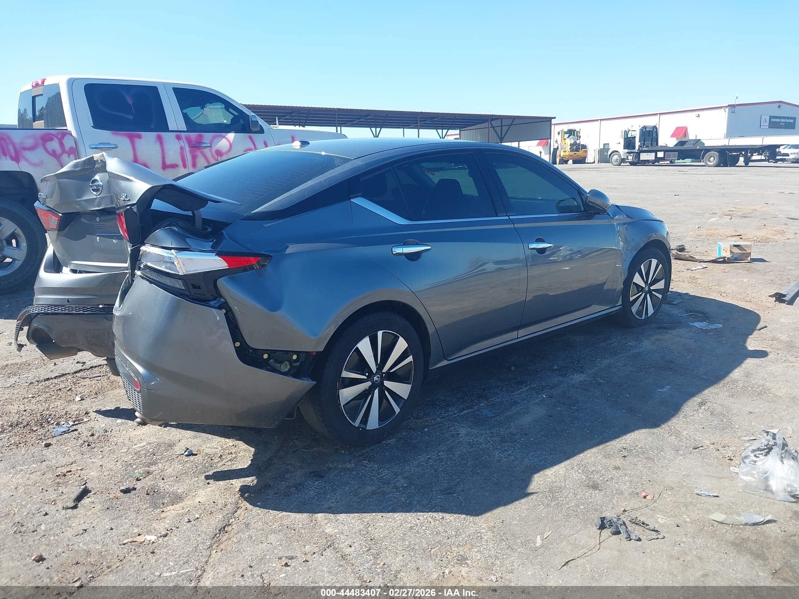 NISSAN ALTIMA image 4
