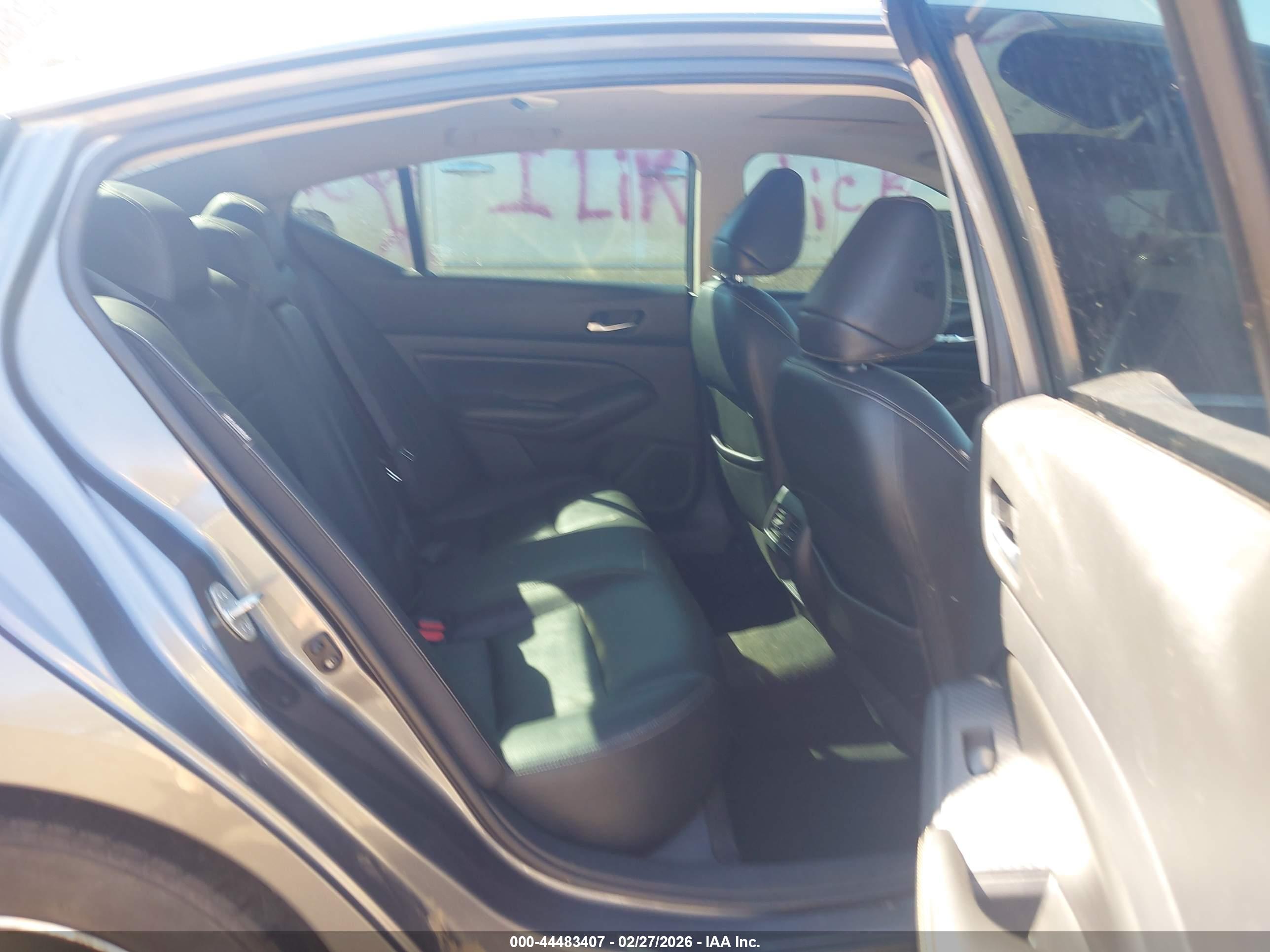 NISSAN ALTIMA image 8