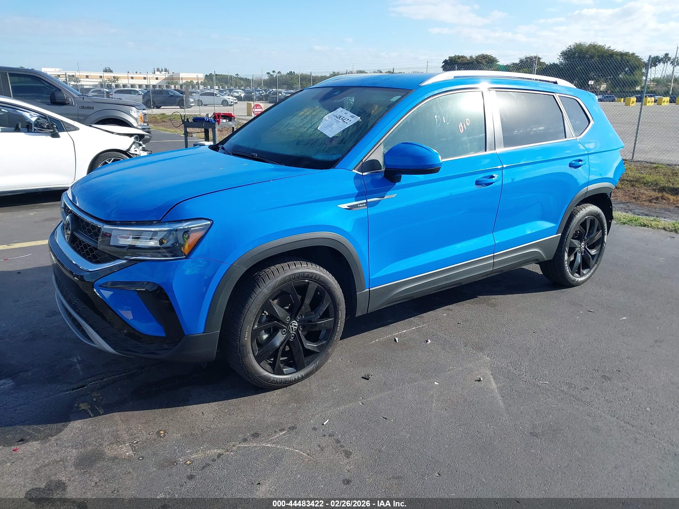 VOLKSWAGEN TAOS image 2