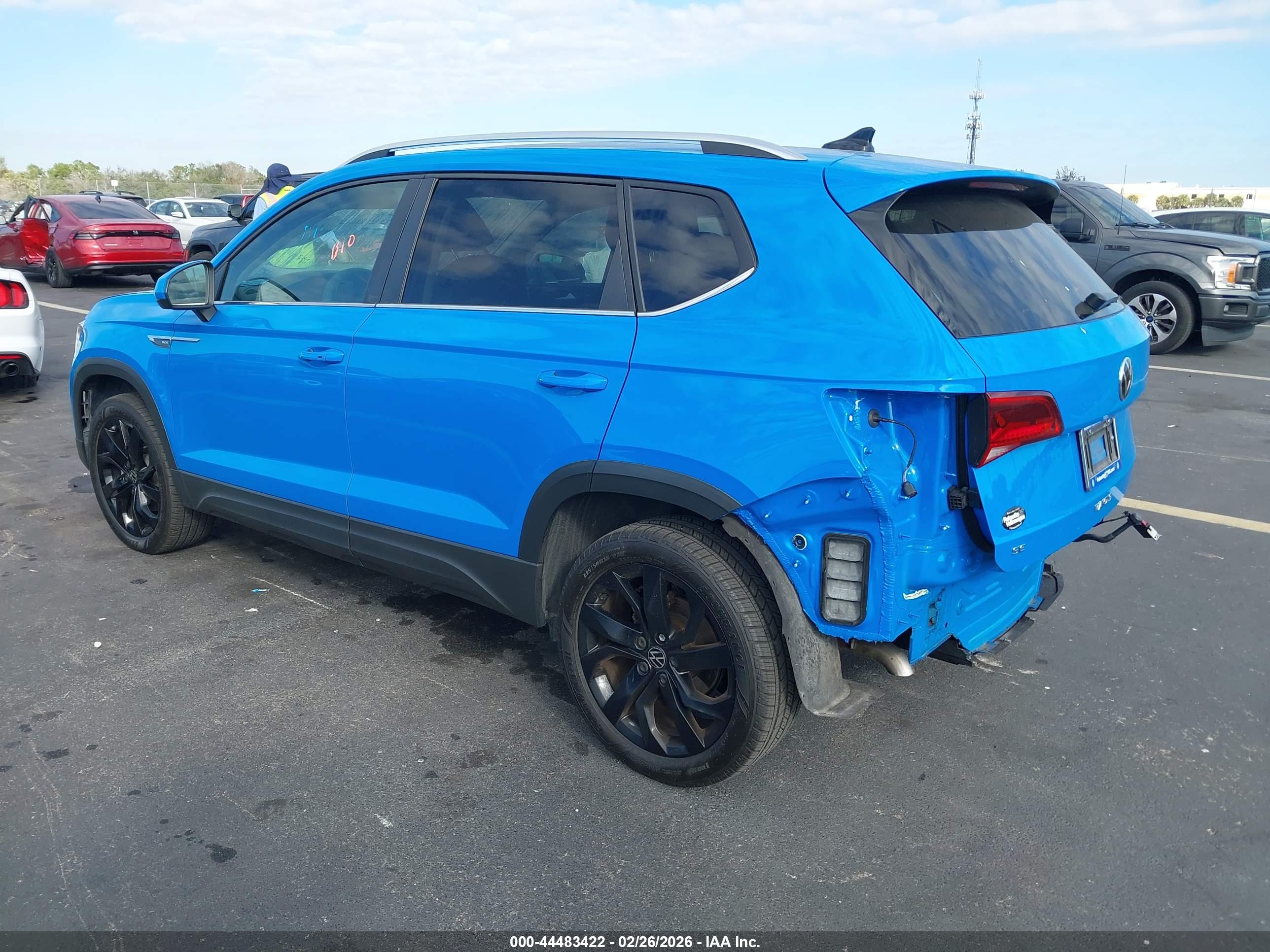 VOLKSWAGEN TAOS image 3
