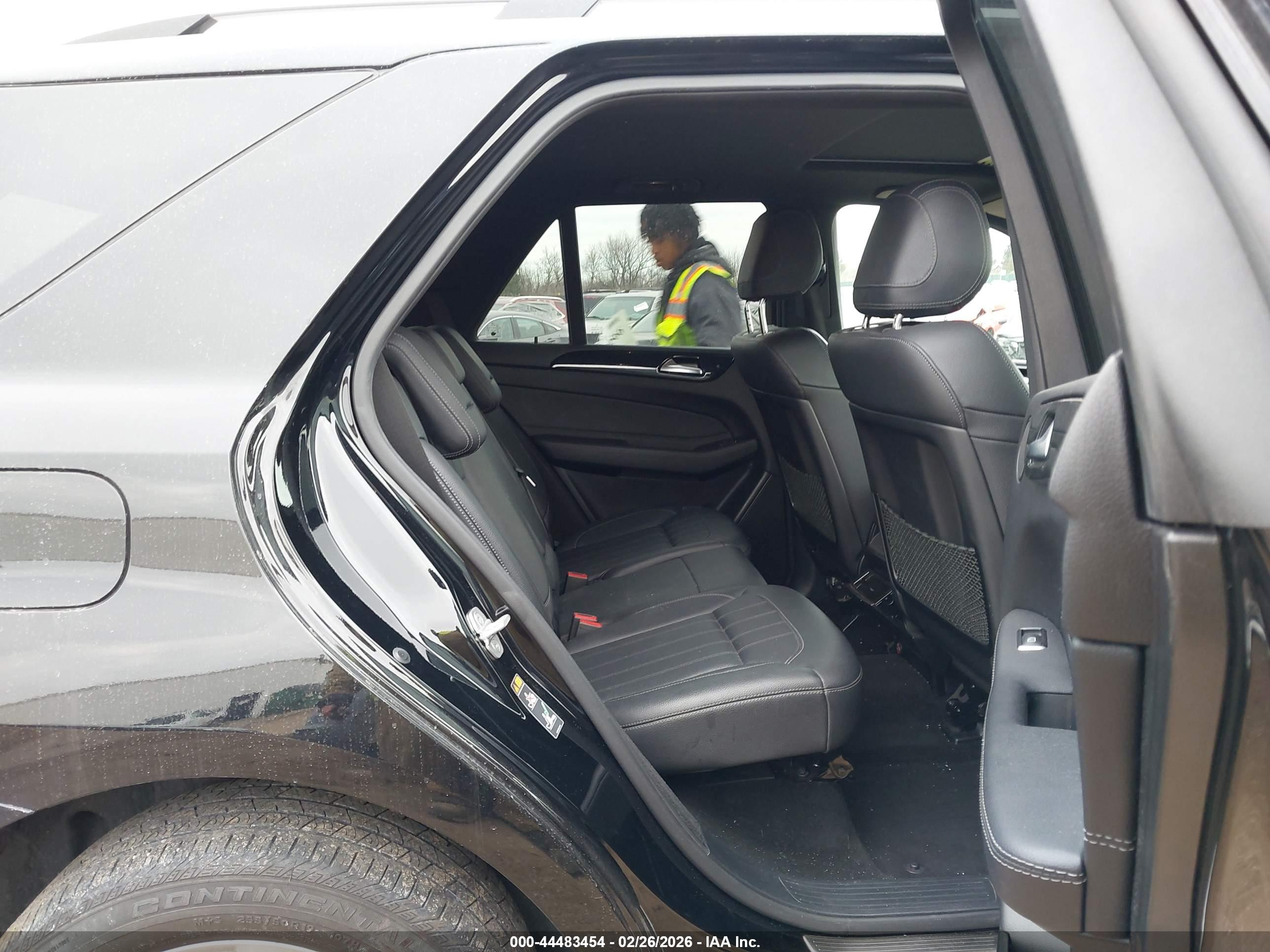 MERCEDES-BENZ GLE image 8