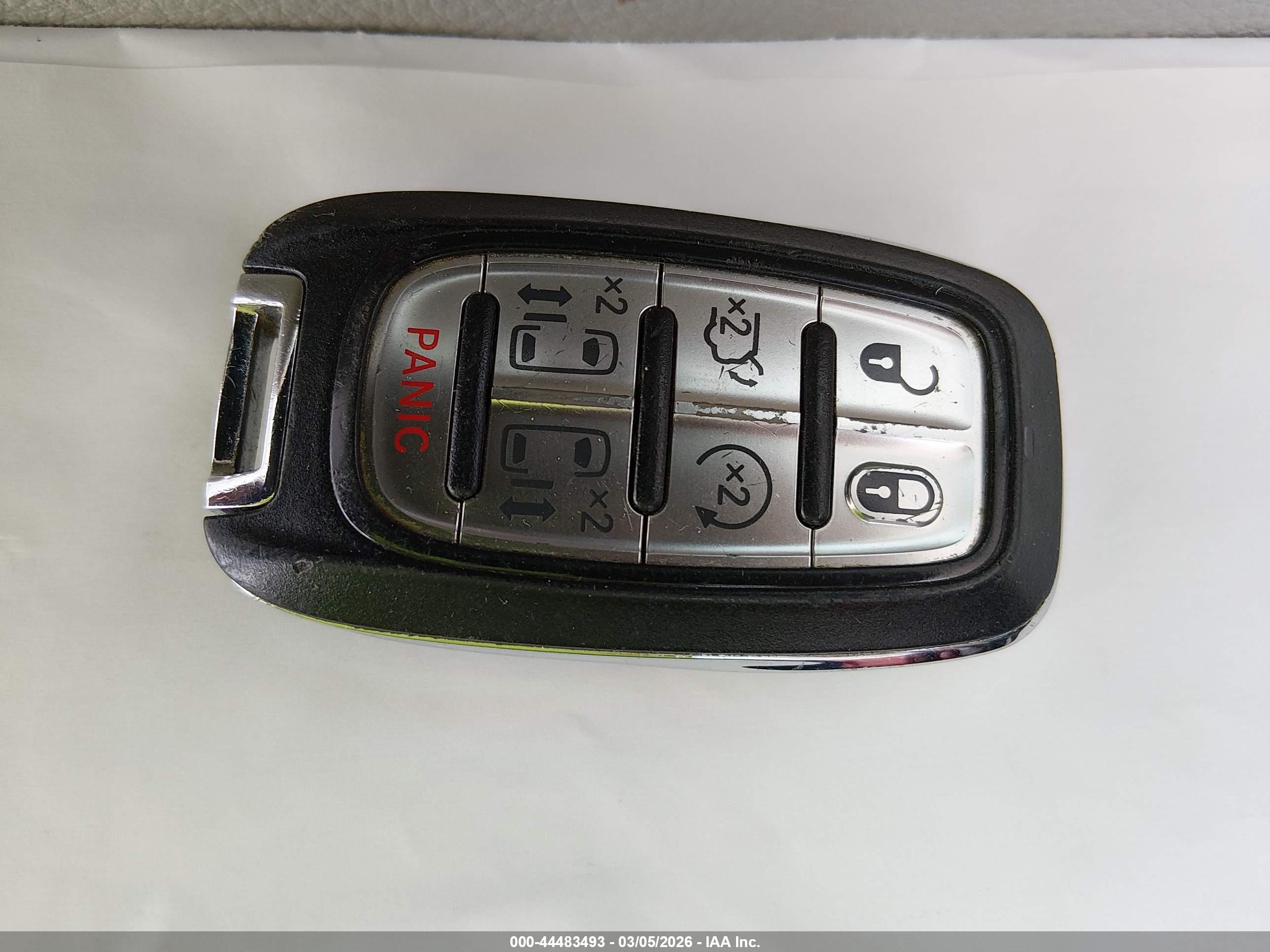CHRYSLER PACIFICA image 11