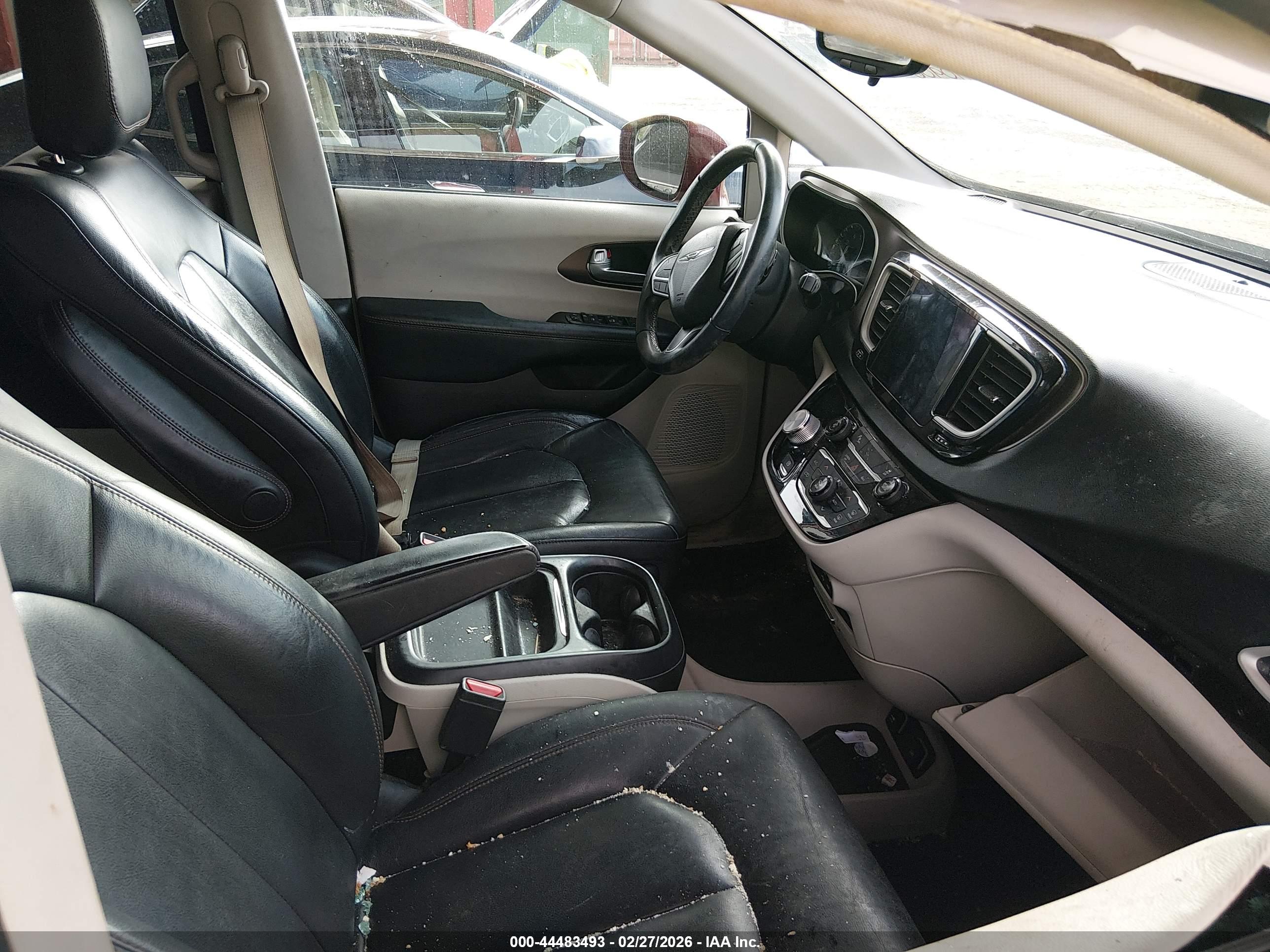 CHRYSLER PACIFICA image 5