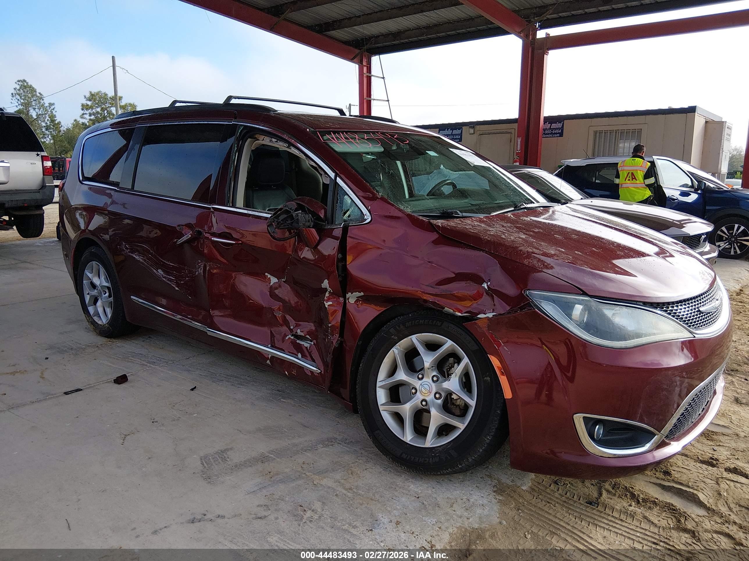CHRYSLER PACIFICA image 6