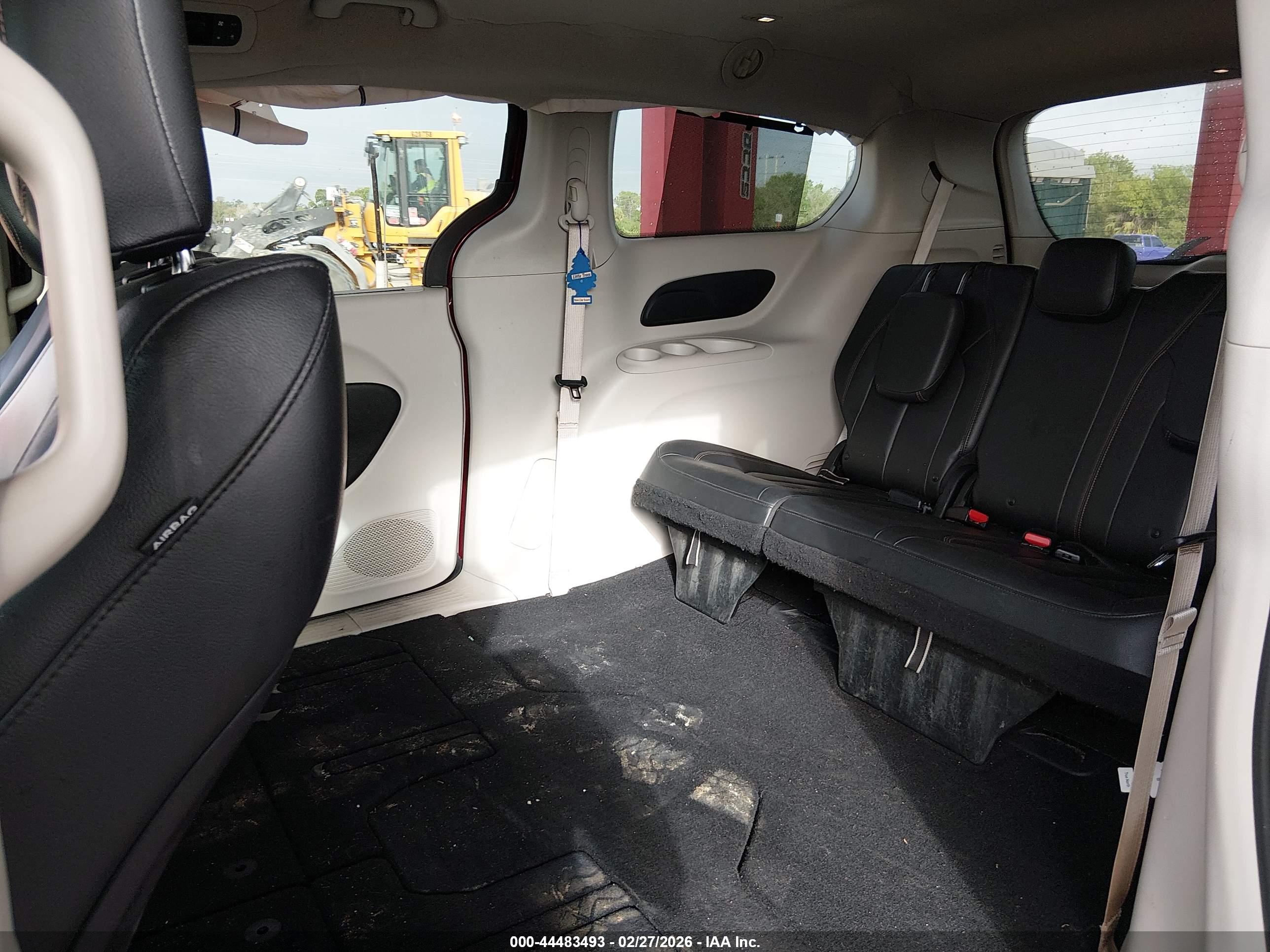 CHRYSLER PACIFICA image 8