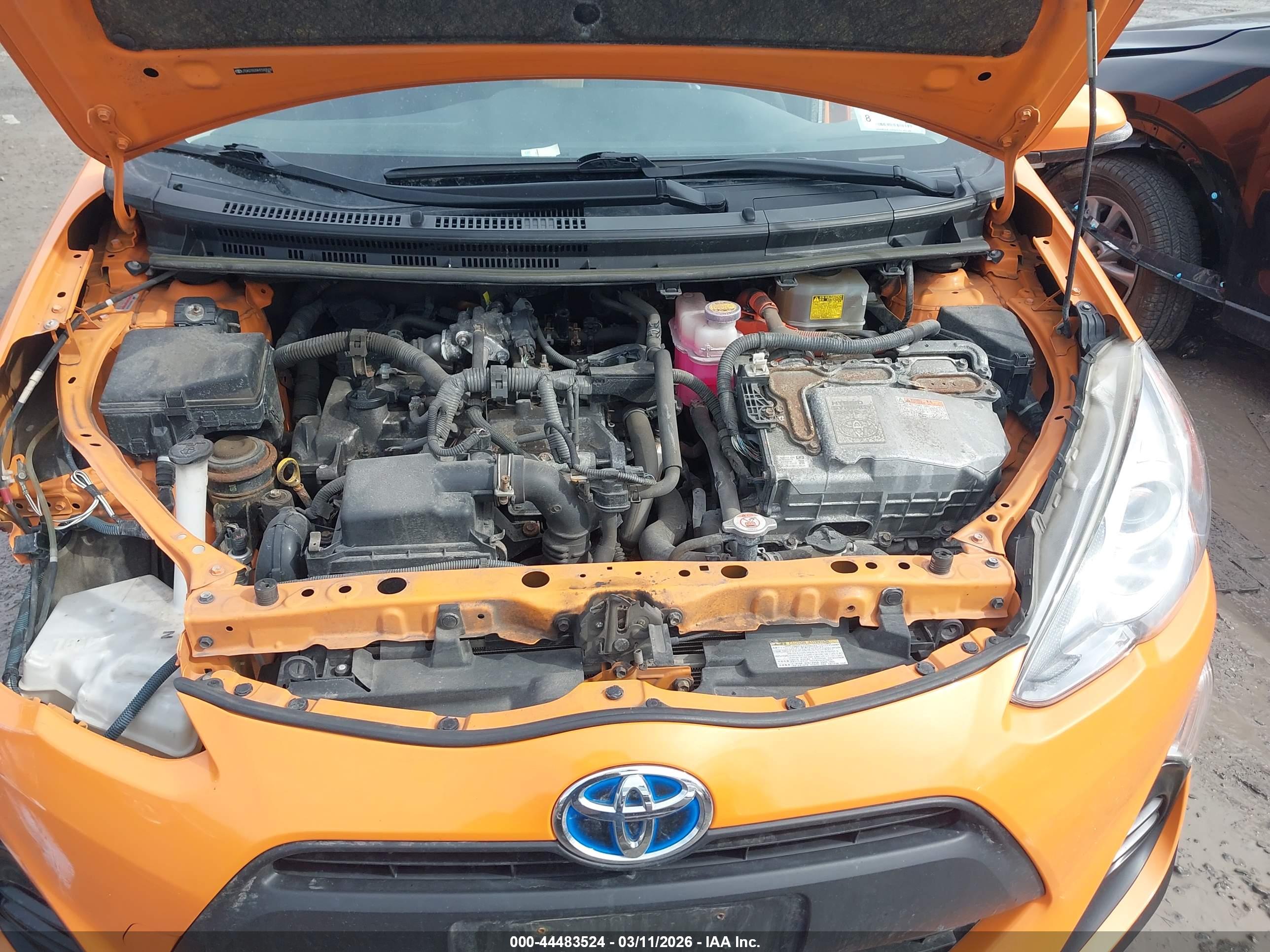 TOYOTA PRIUS image 10