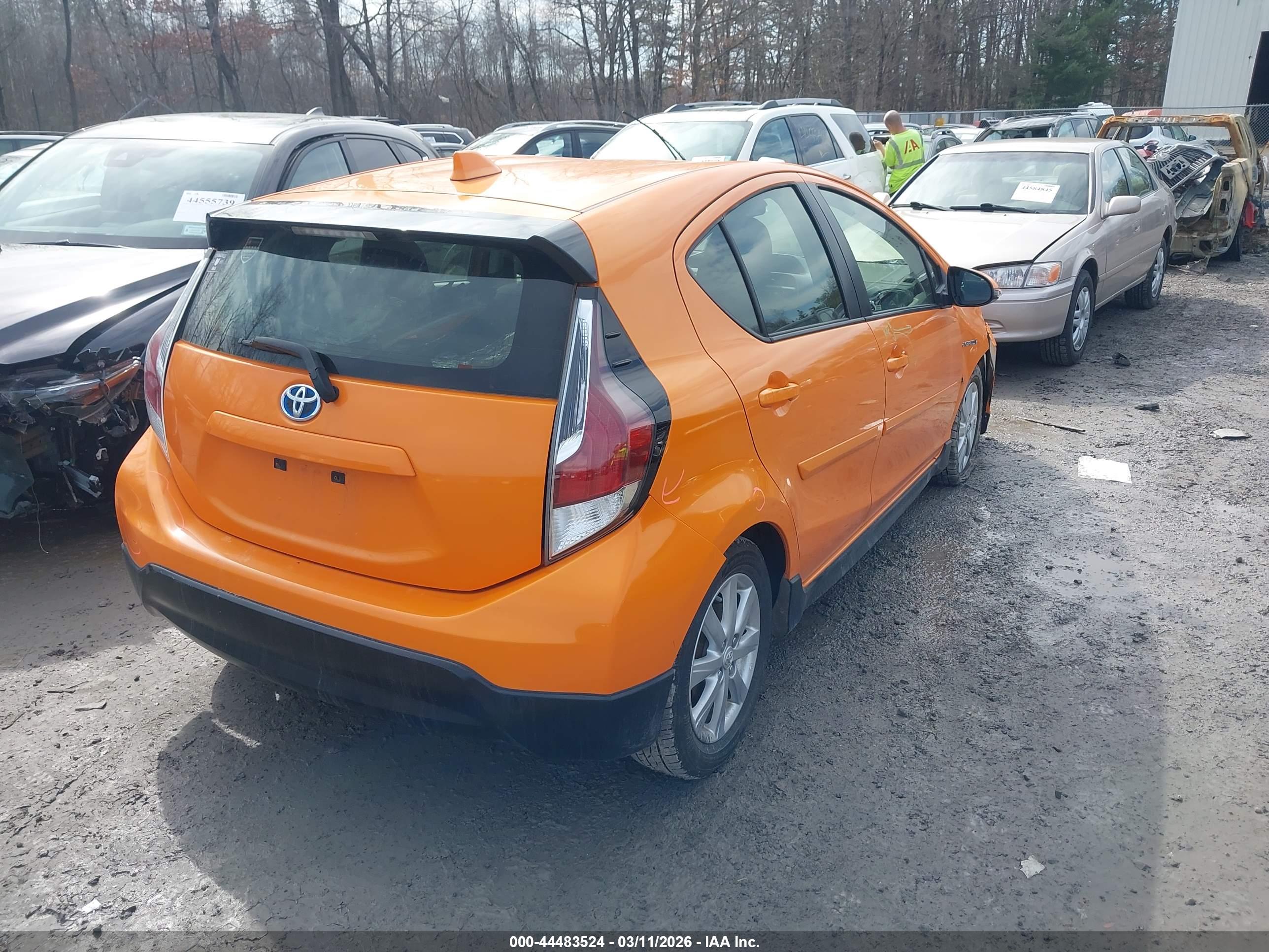 TOYOTA PRIUS image 4