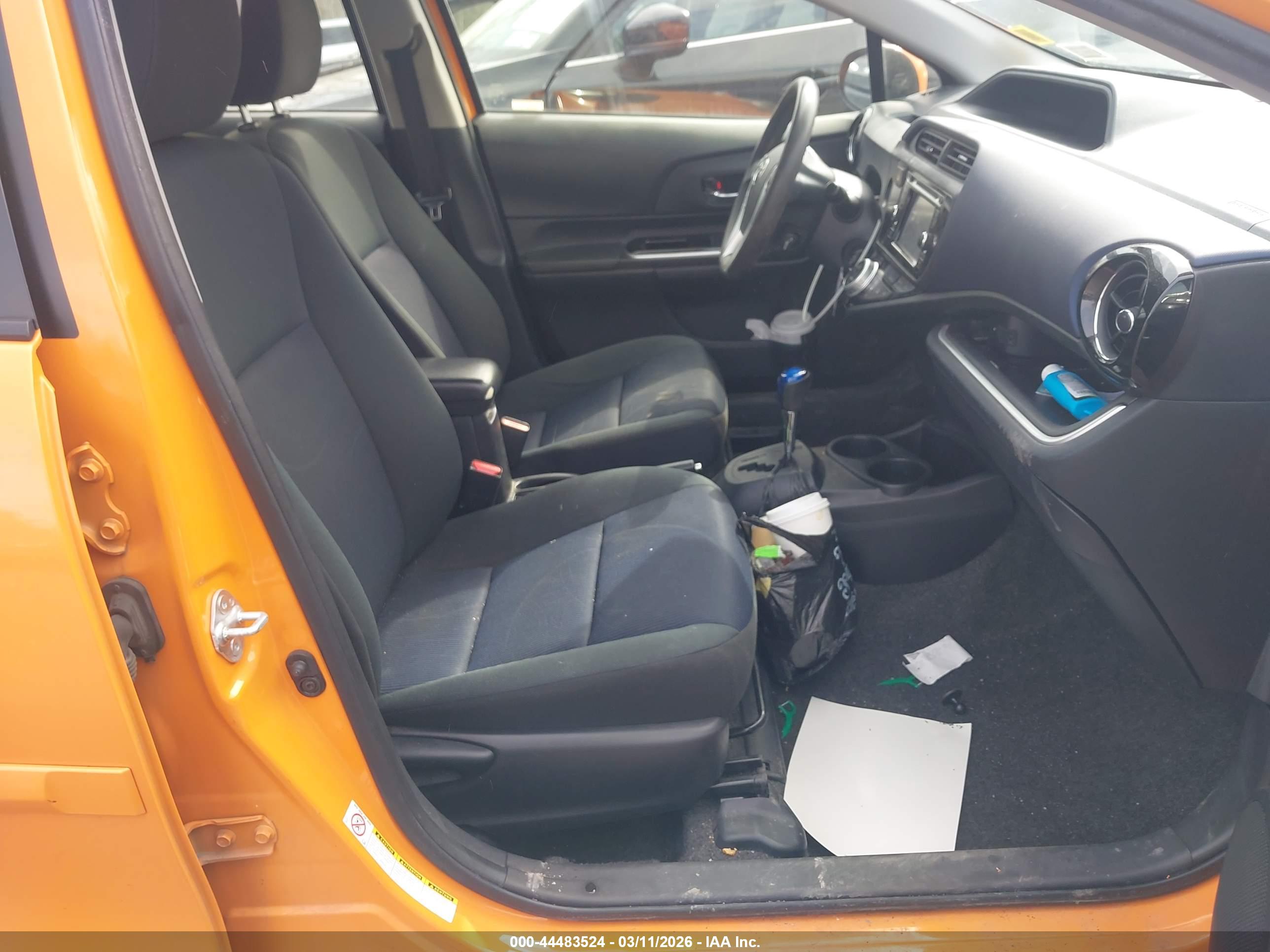 TOYOTA PRIUS image 5