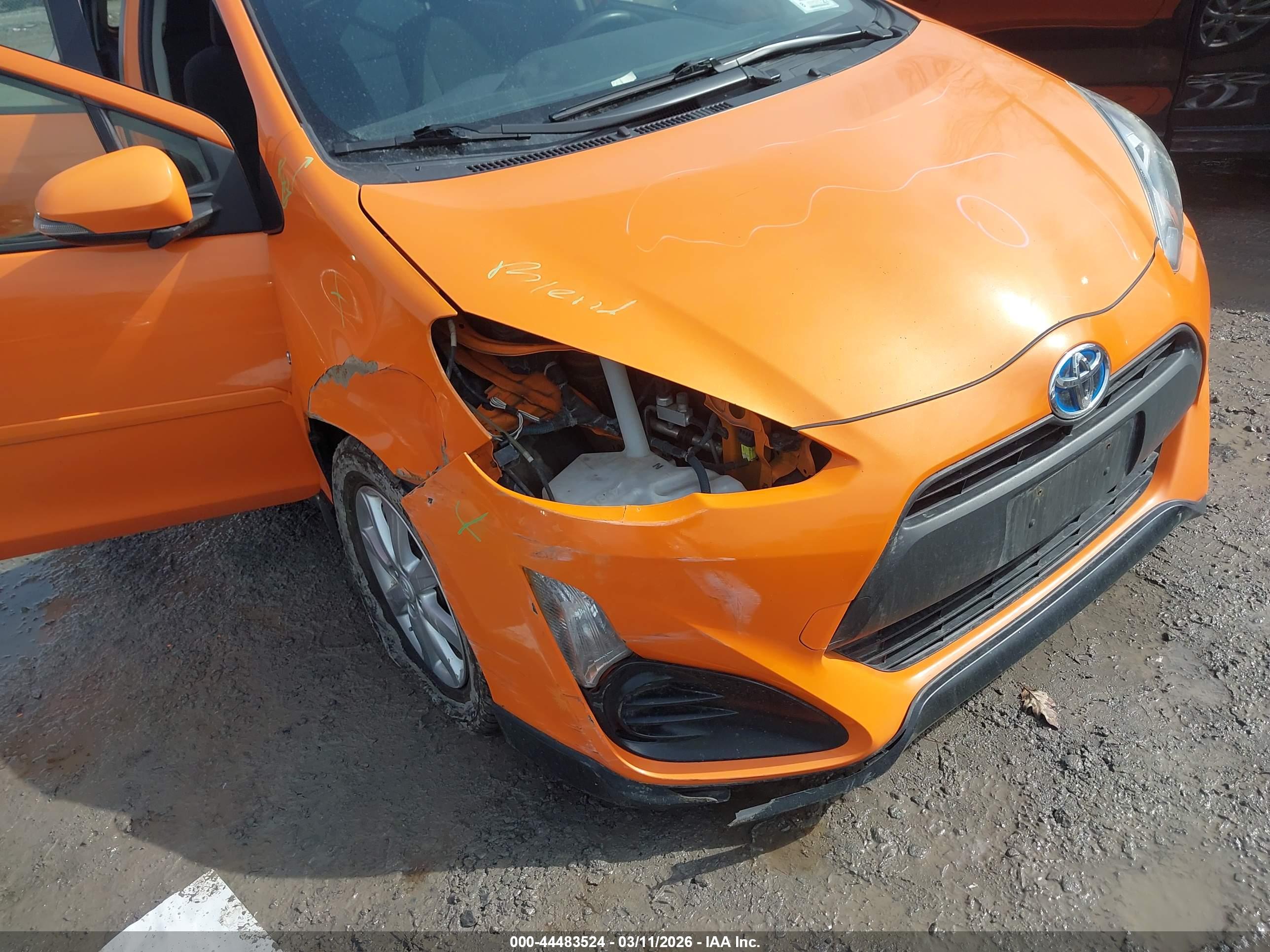 TOYOTA PRIUS image 6