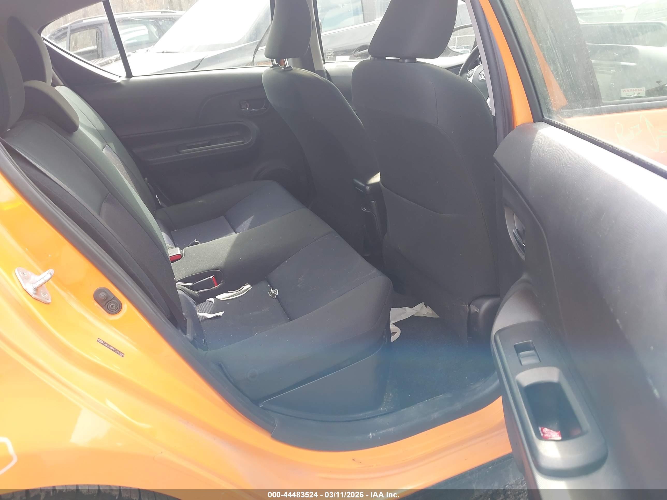 TOYOTA PRIUS image 8