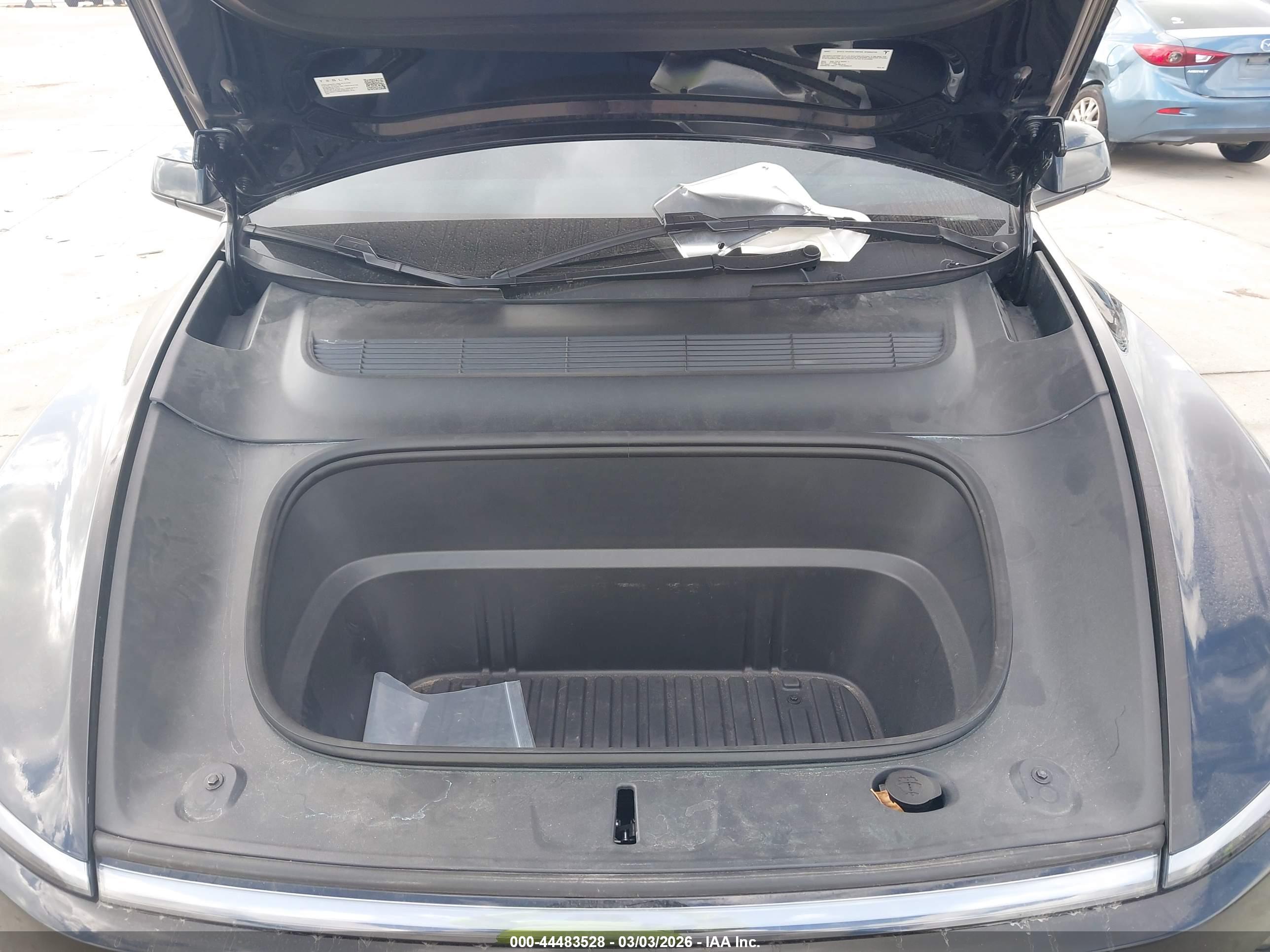 TESLA MODEL image 10