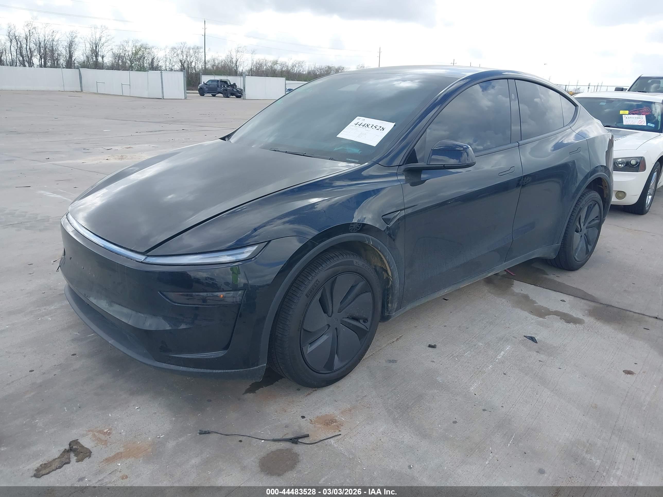 TESLA MODEL image 2