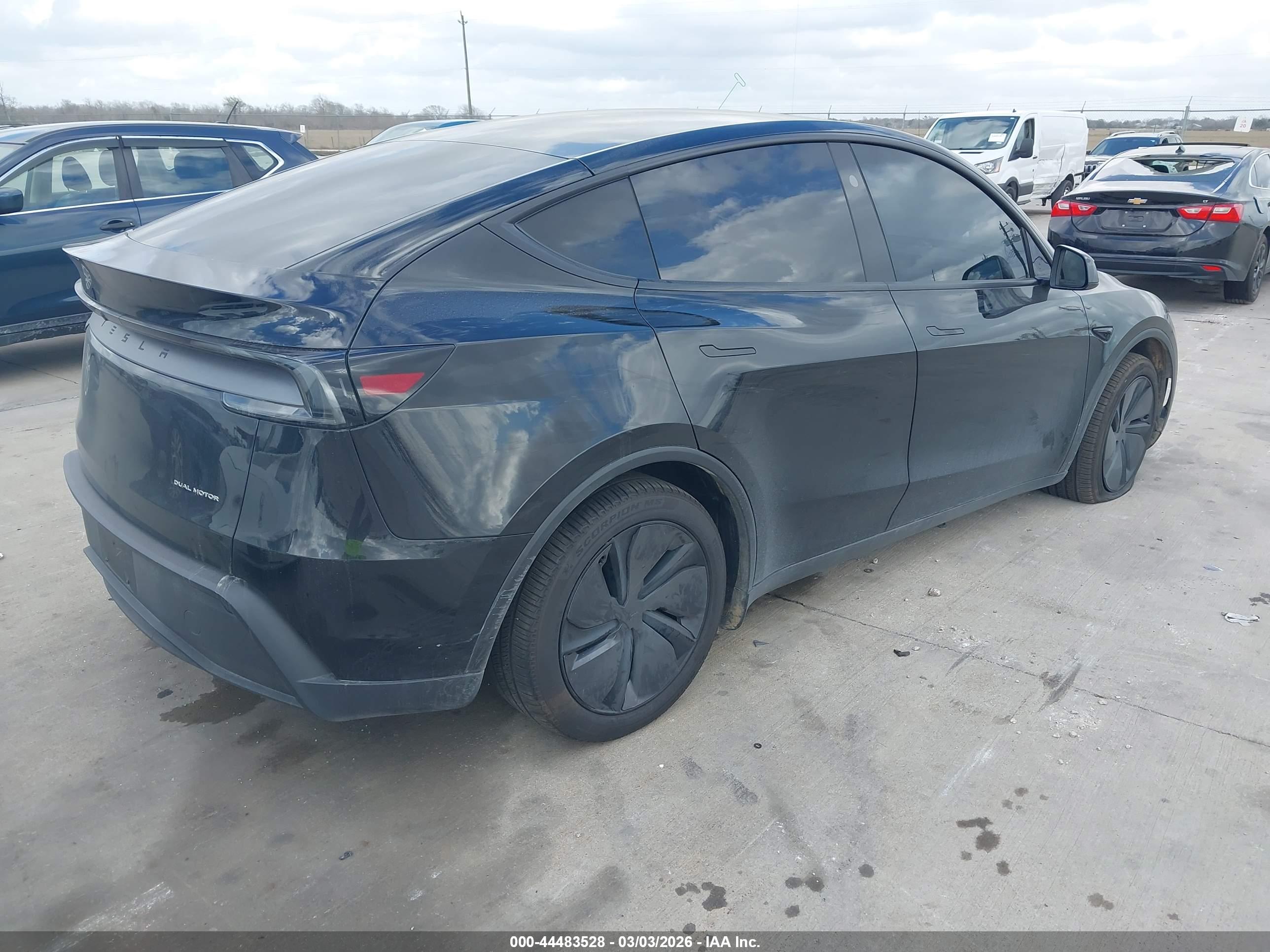 TESLA MODEL image 4