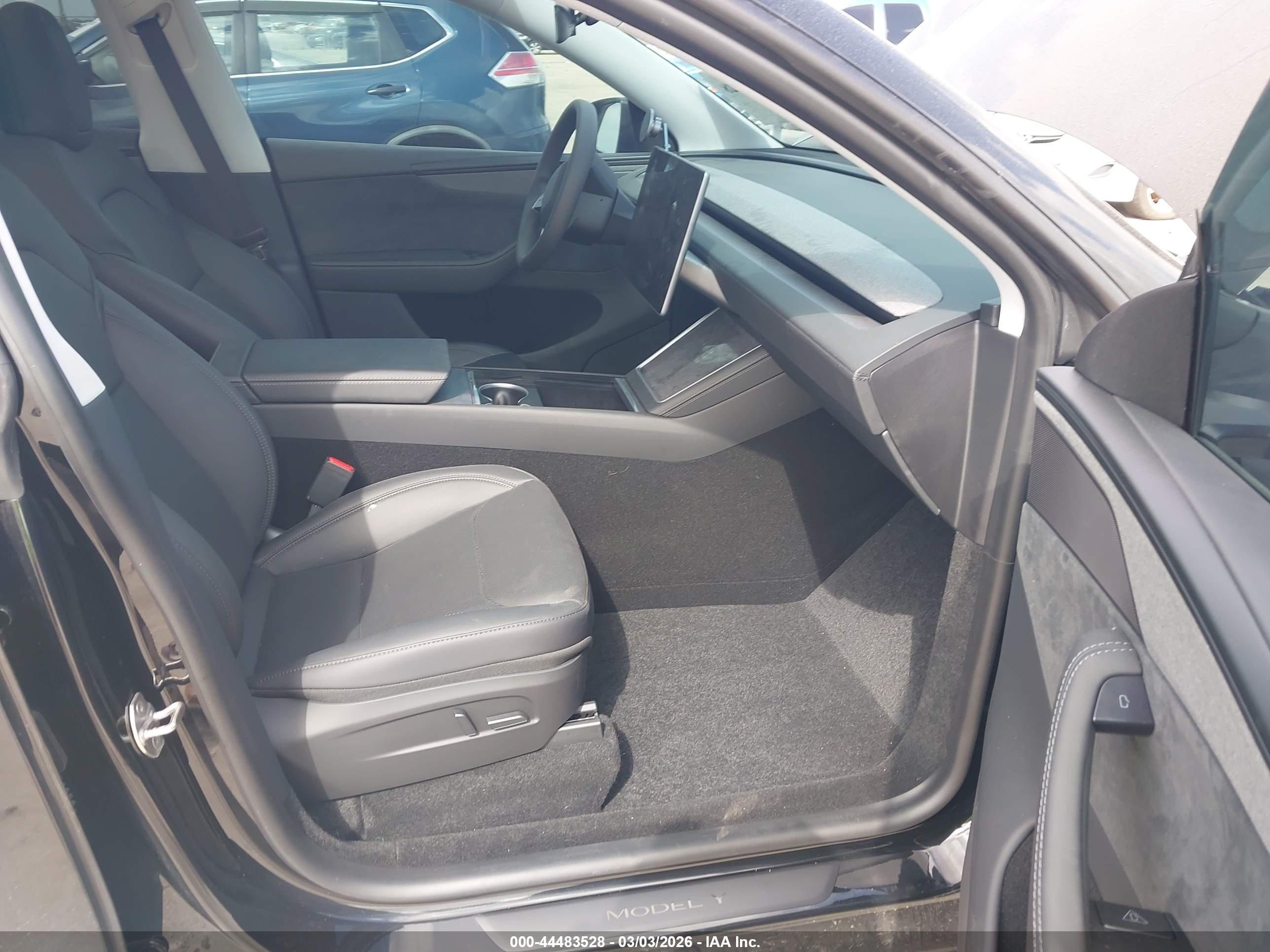 TESLA MODEL image 5