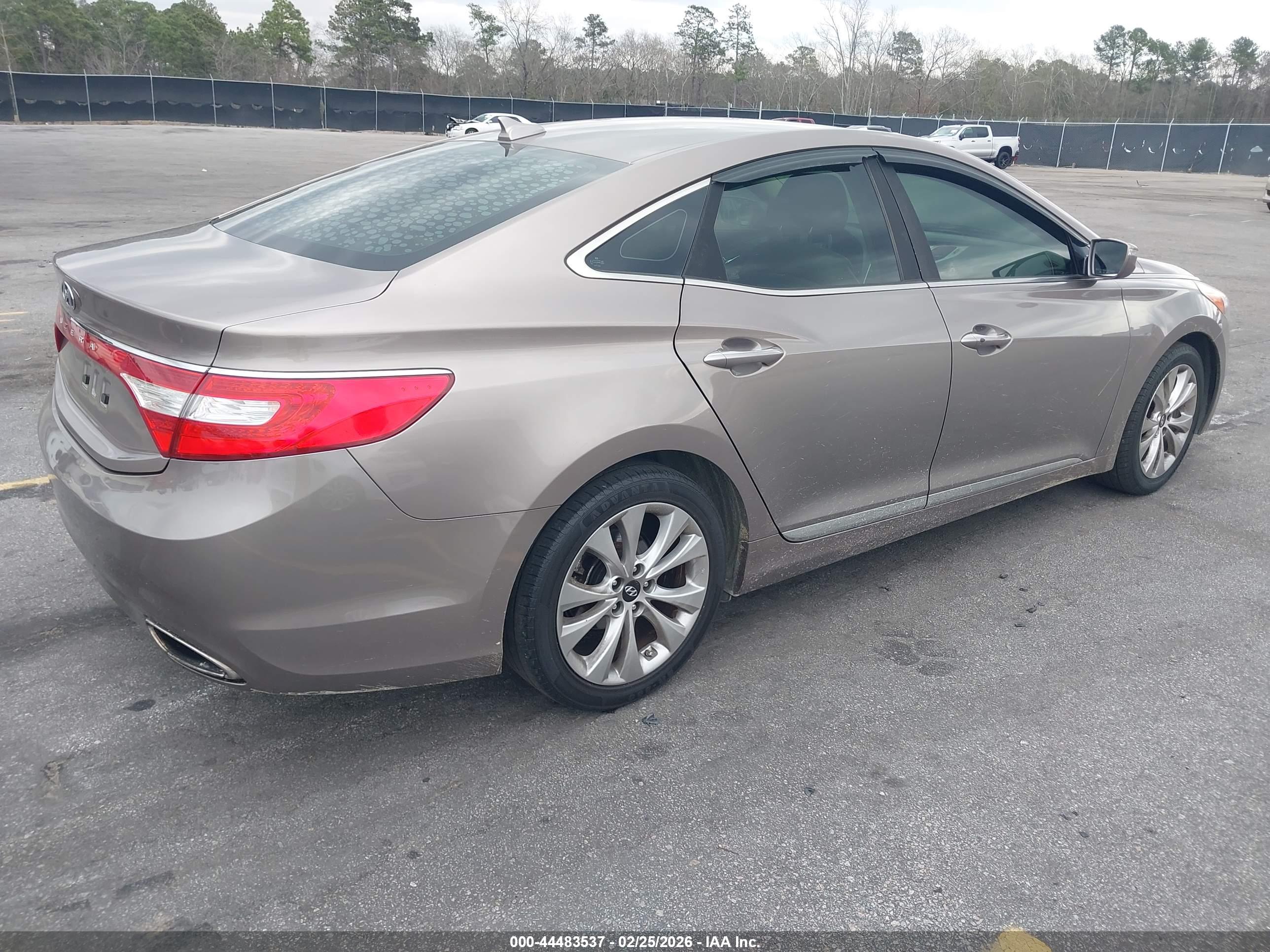 HYUNDAI AZERA image 4