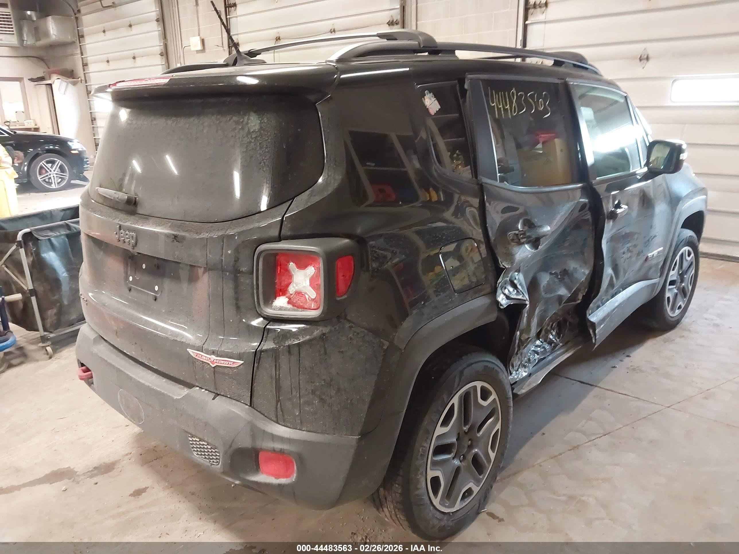 JEEP RENEGADE image 4