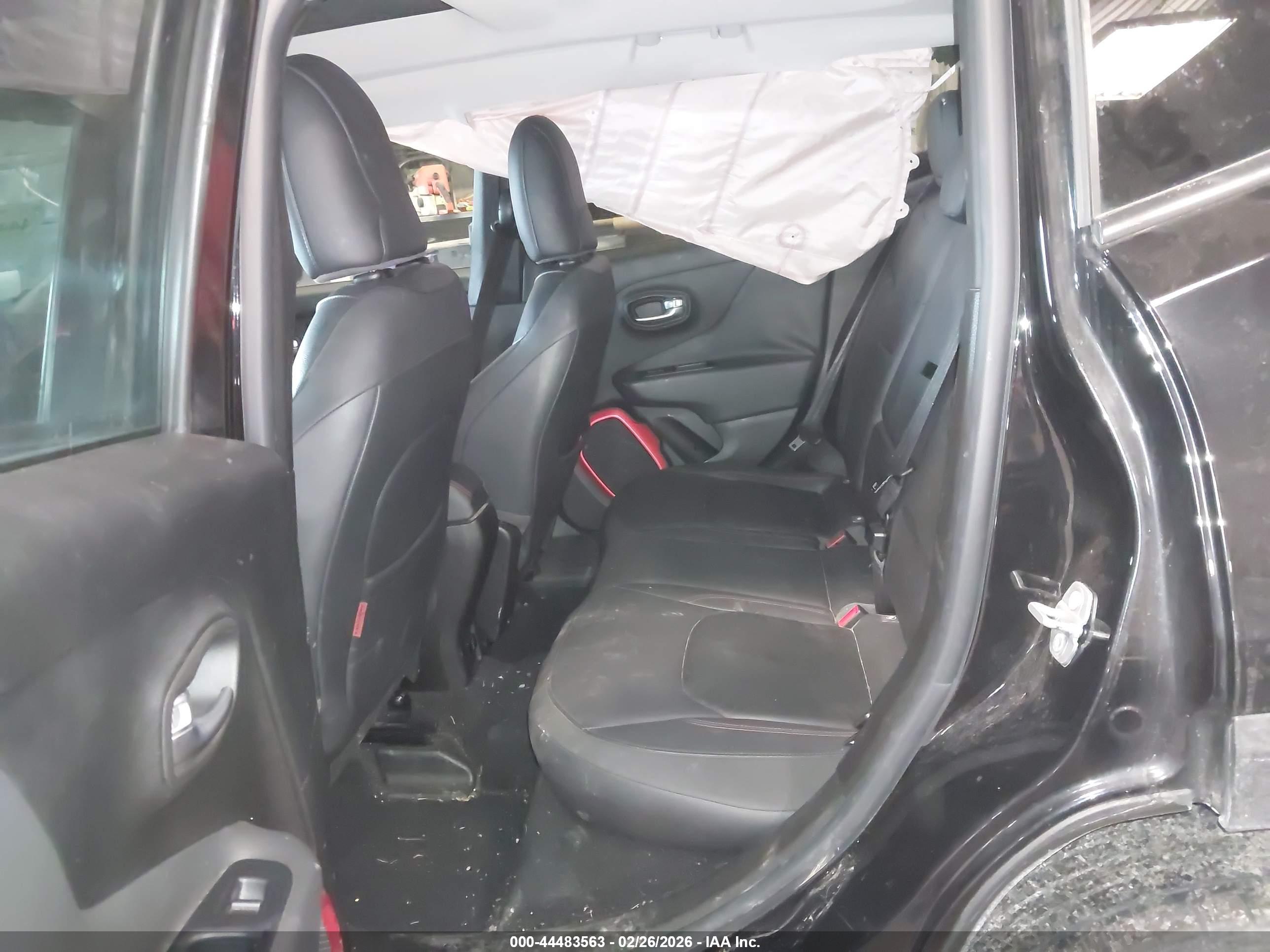 JEEP RENEGADE image 8