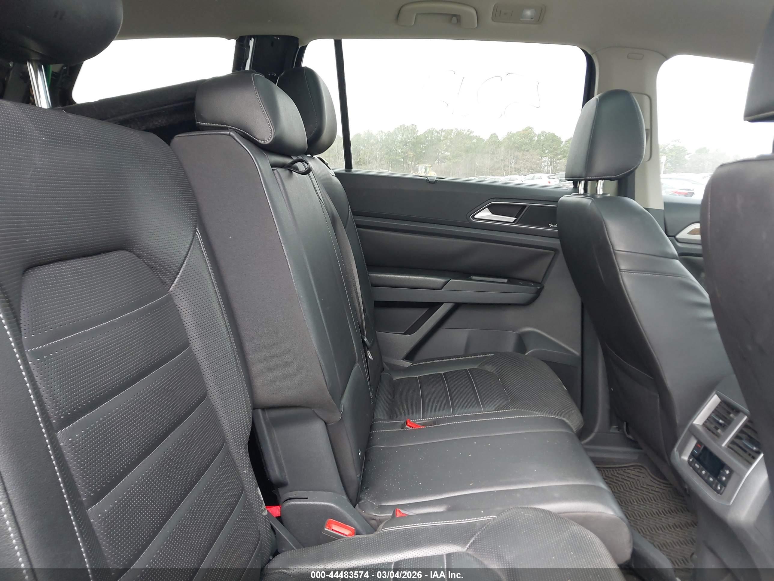 VOLKSWAGEN ATLAS image 8