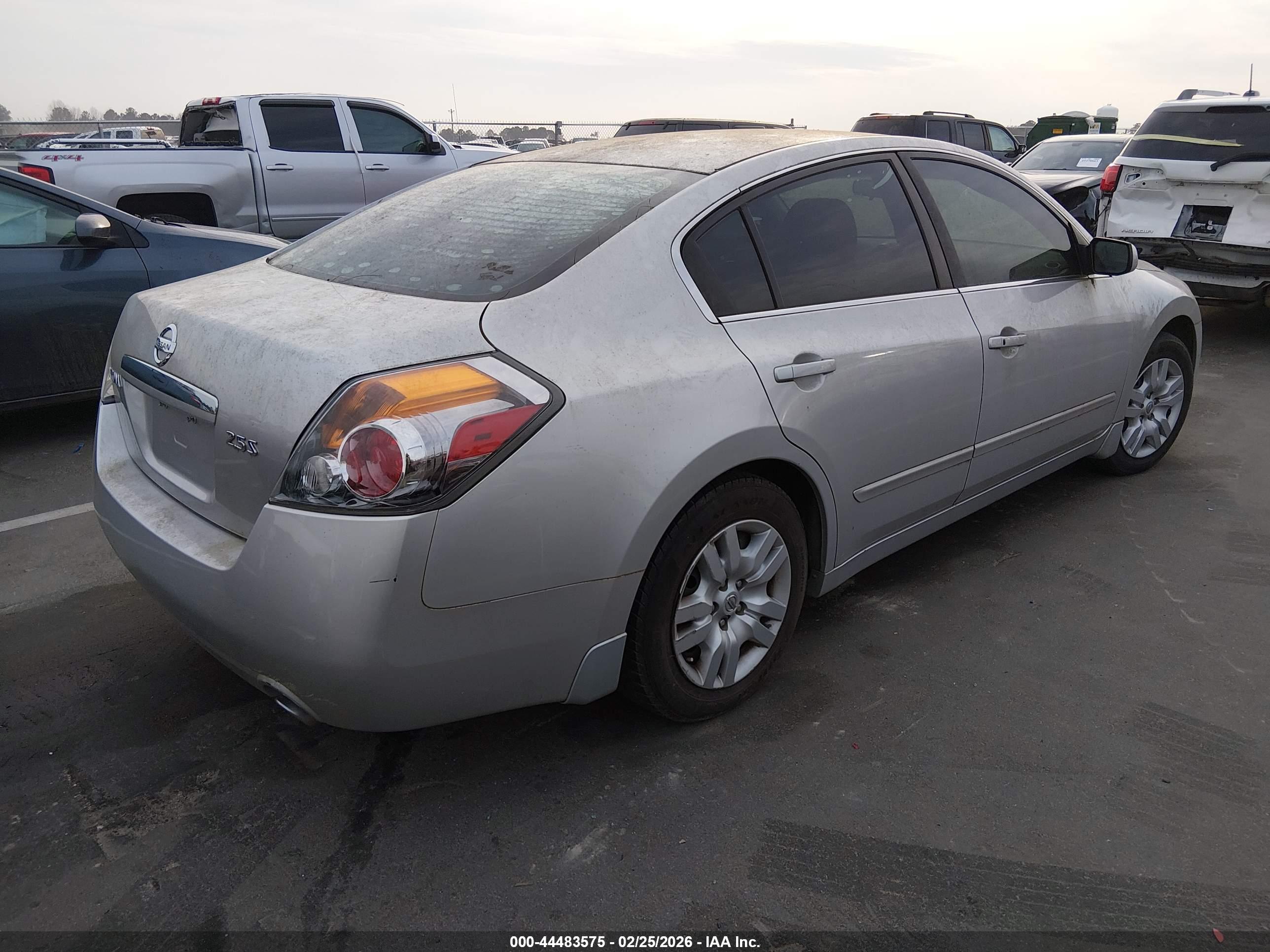 NISSAN ALTIMA image 4