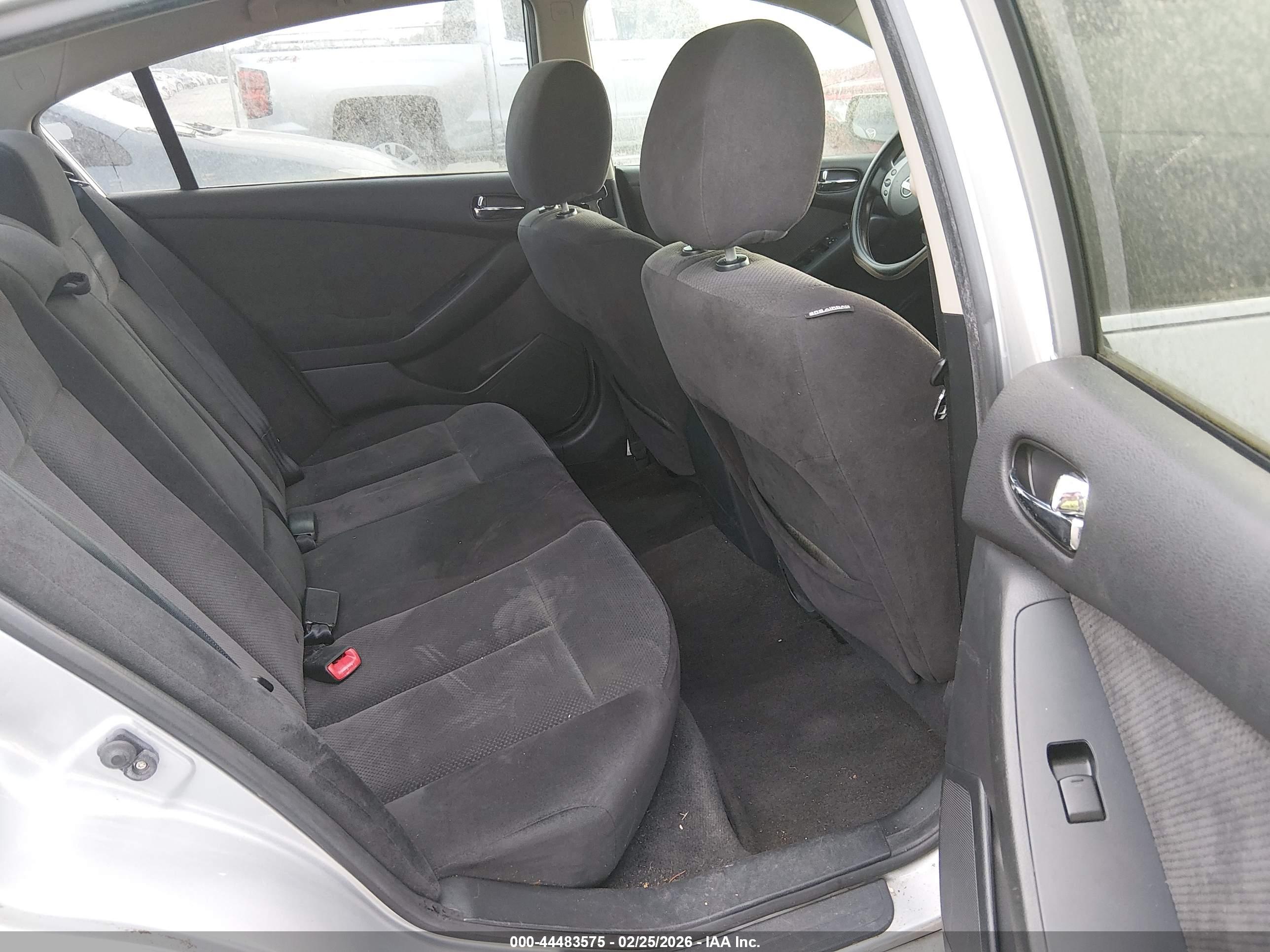 NISSAN ALTIMA image 8