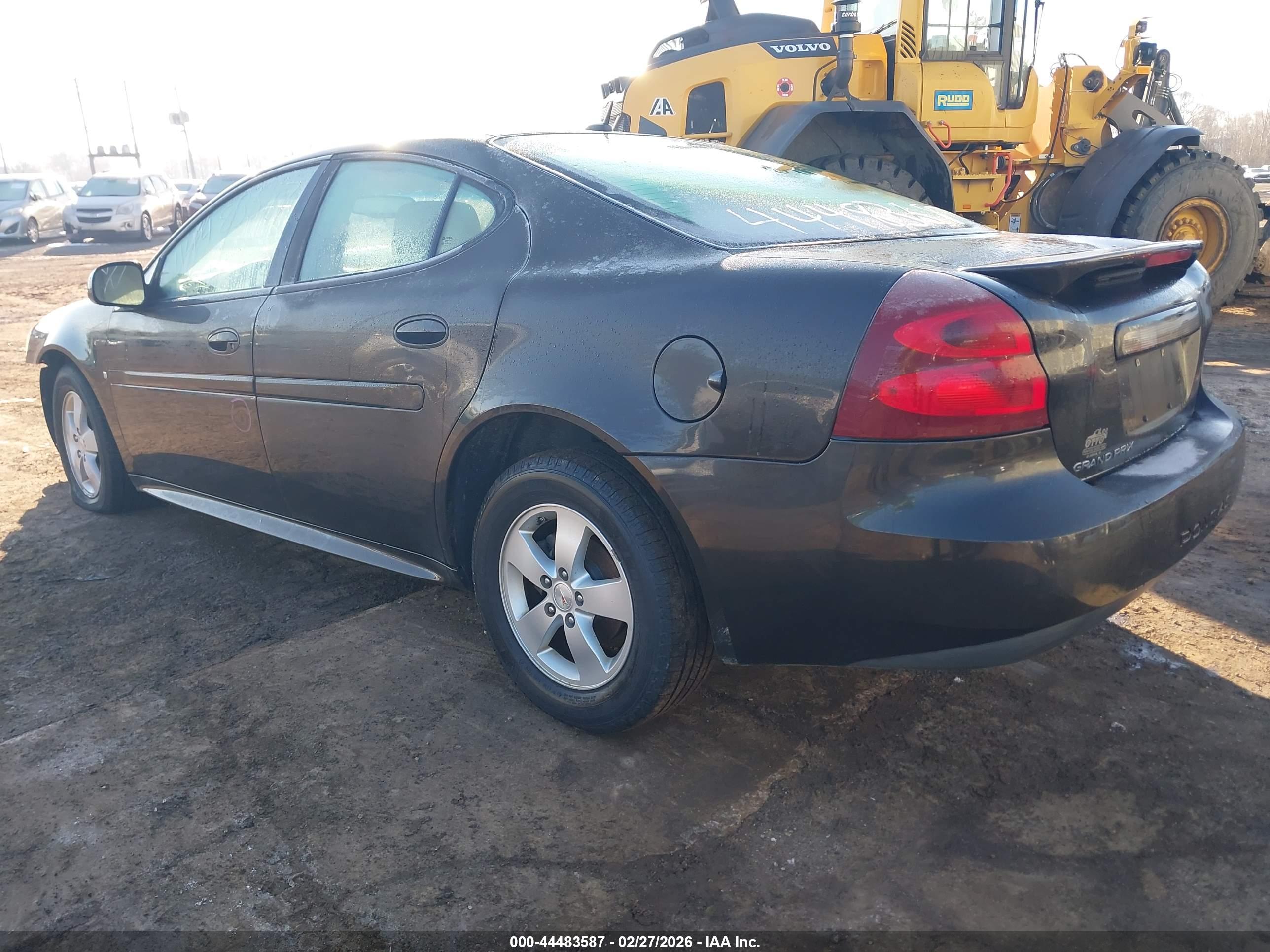 PONTIAC GRAND image 3
