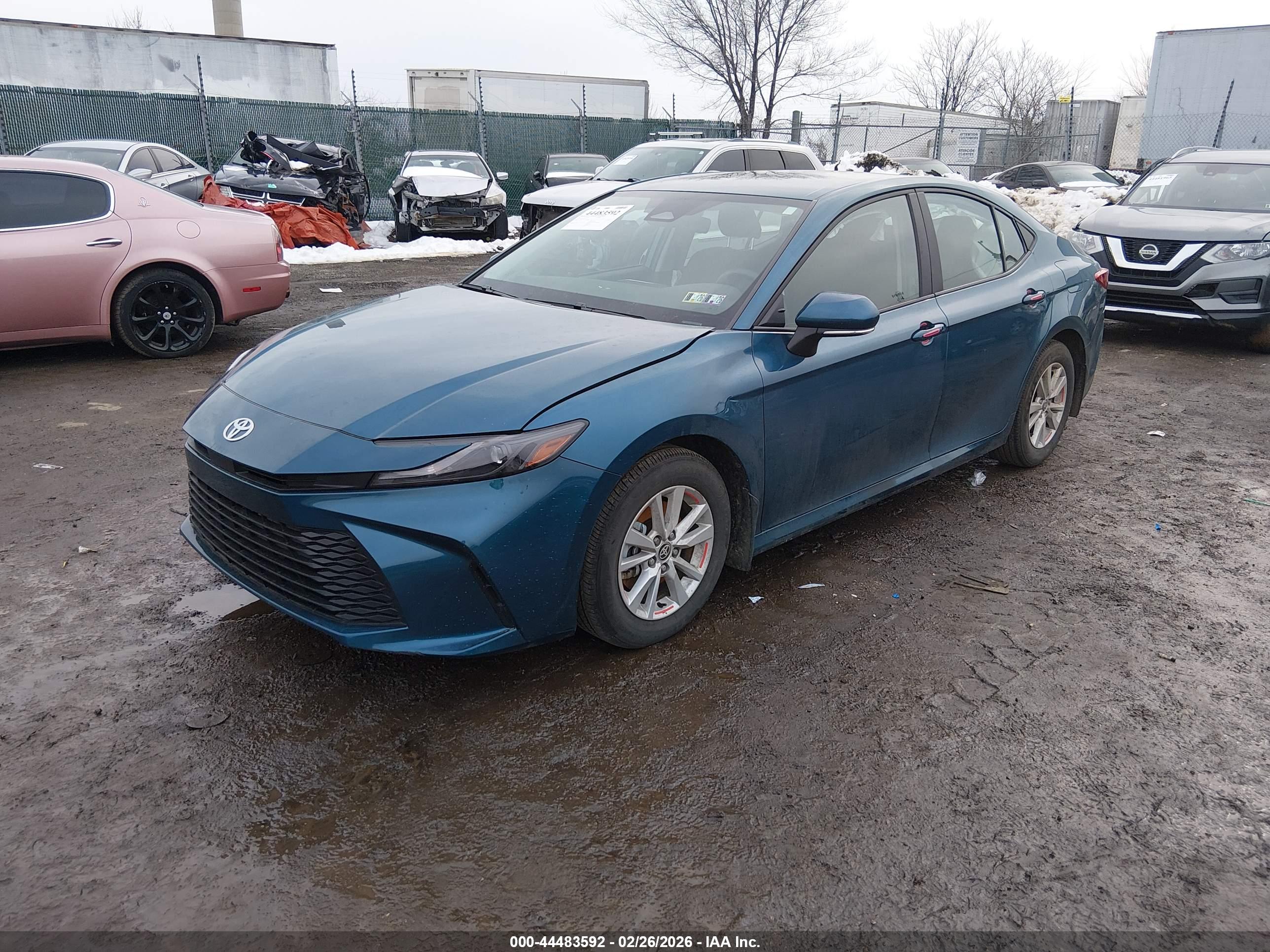 TOYOTA CAMRY image 2