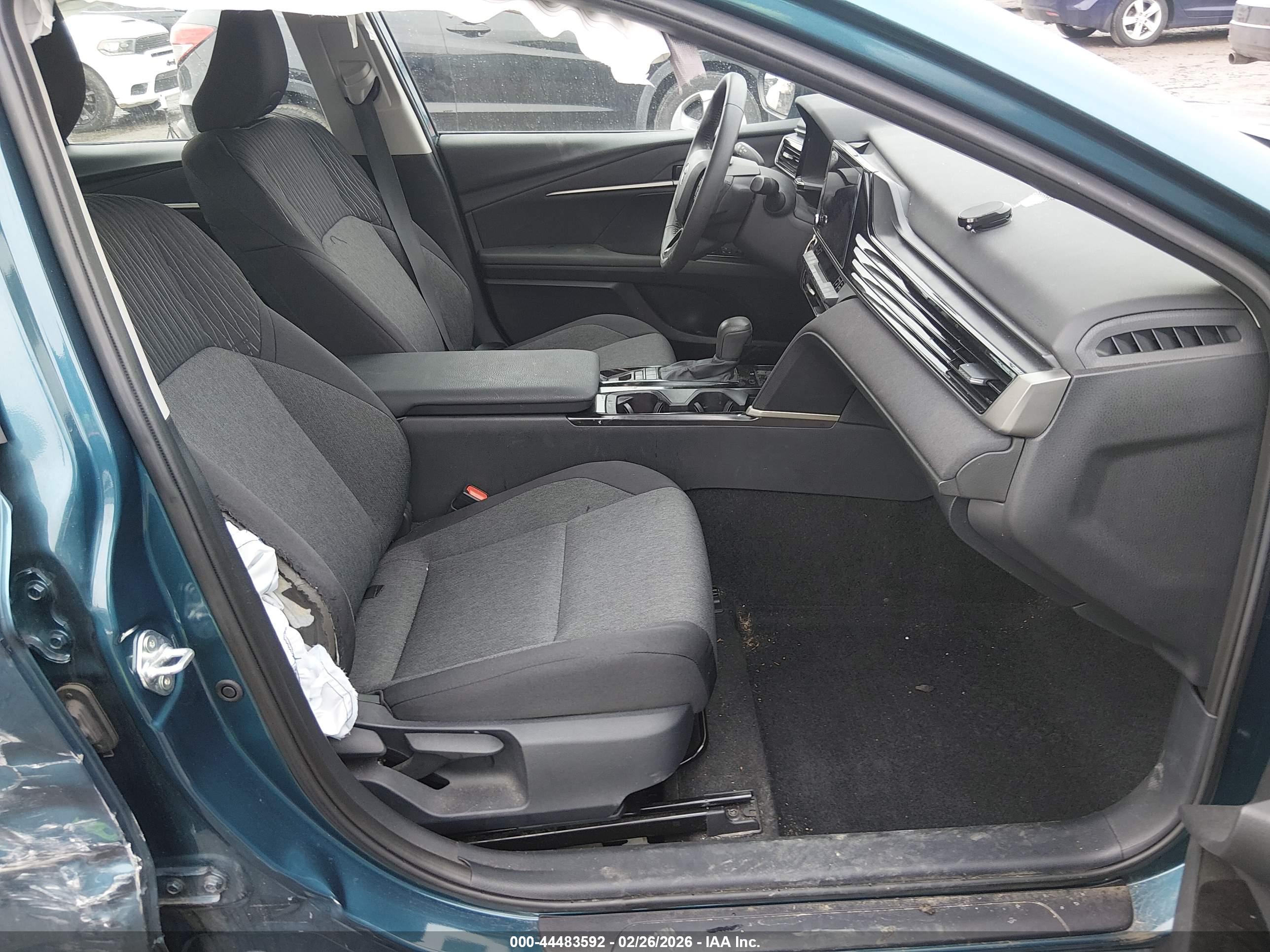 TOYOTA CAMRY image 5
