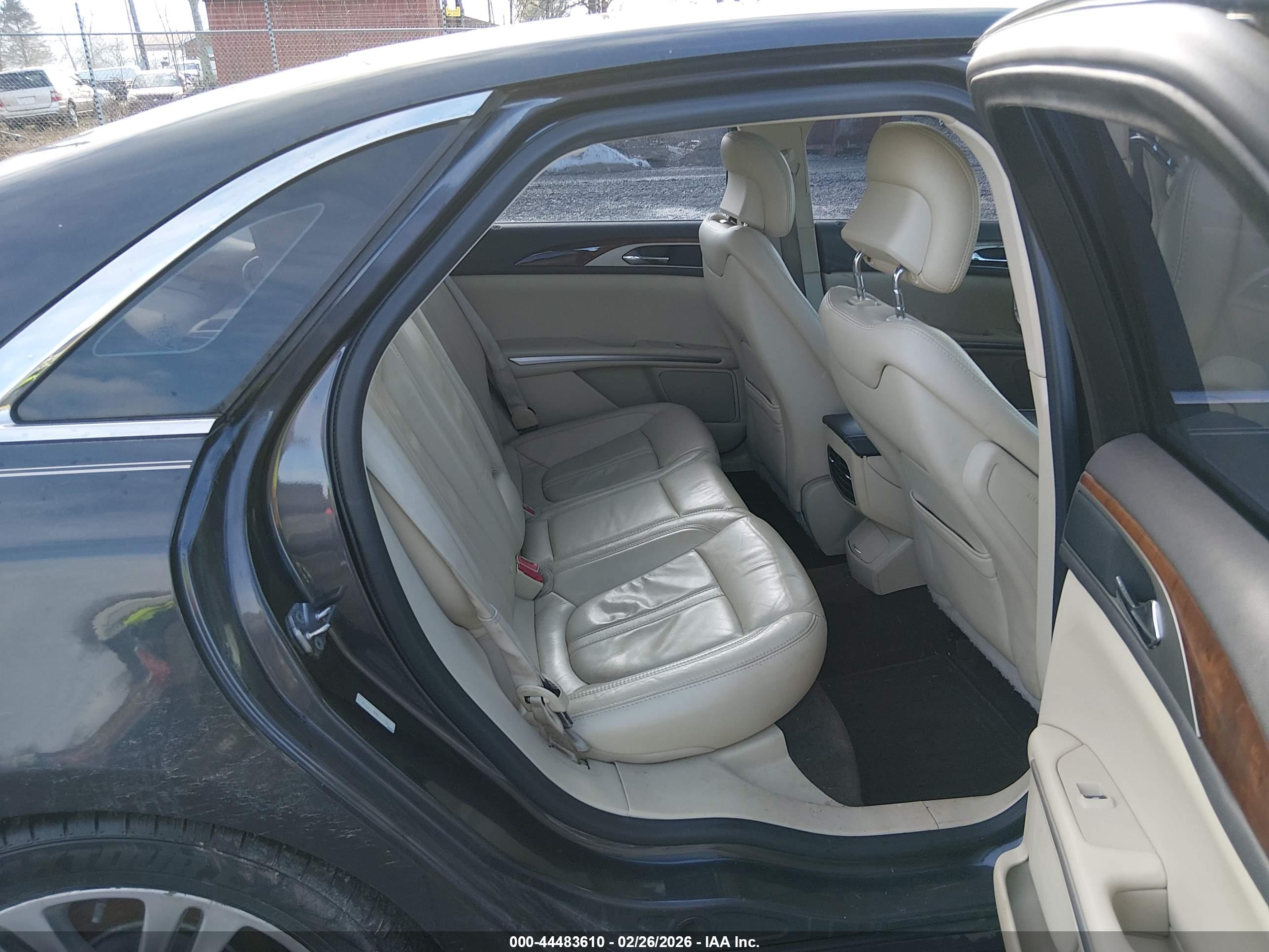 LINCOLN MKZ image 8
