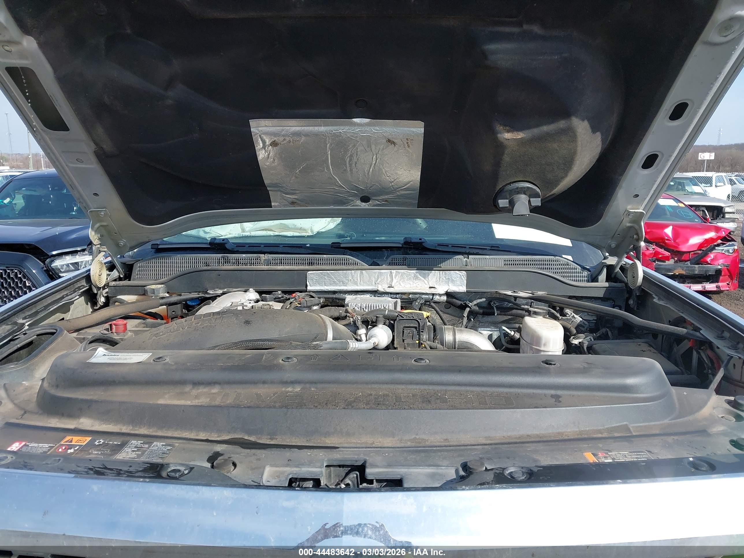 CHEVROLET SILVERADO image 10