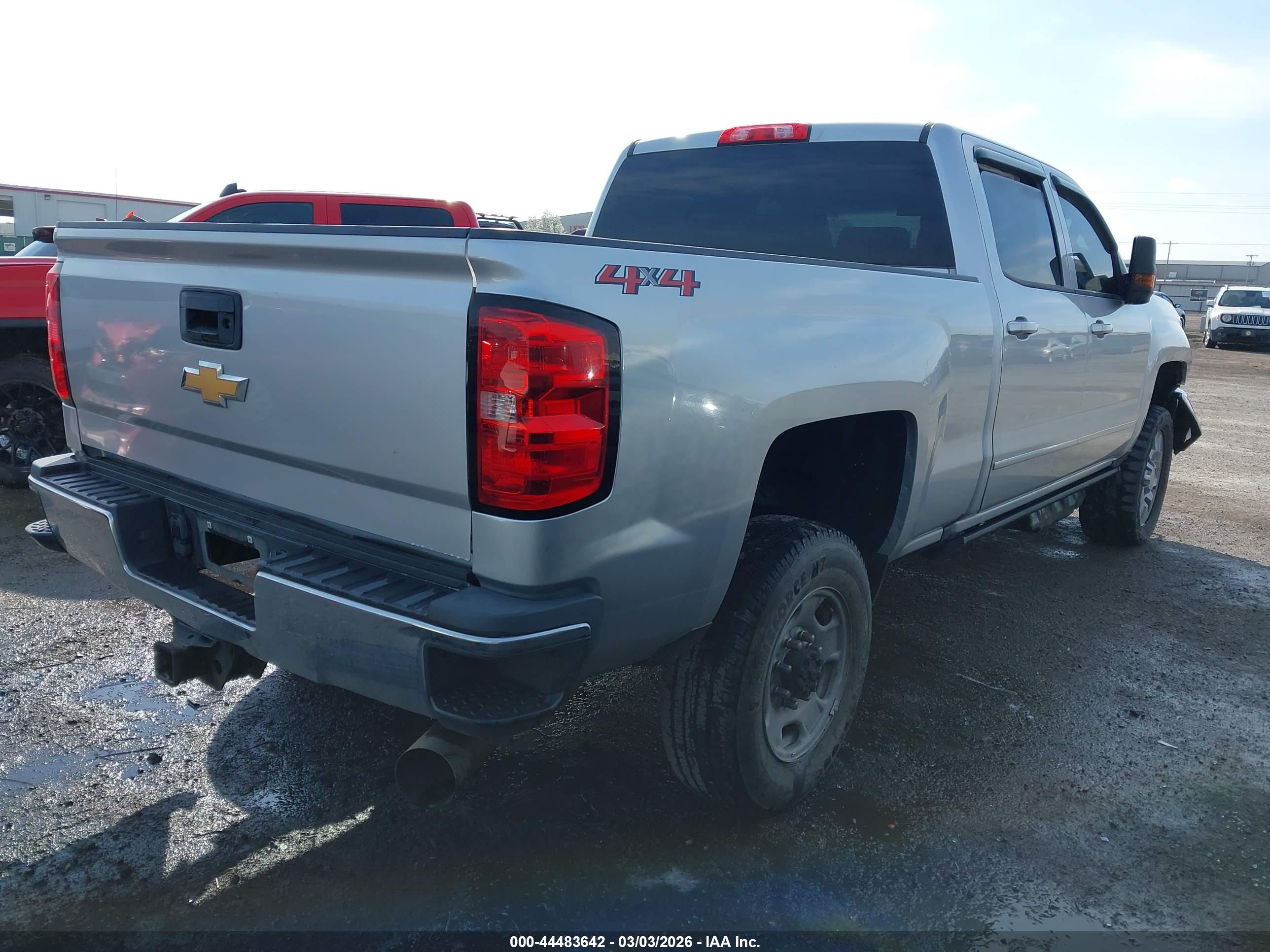 CHEVROLET SILVERADO image 4