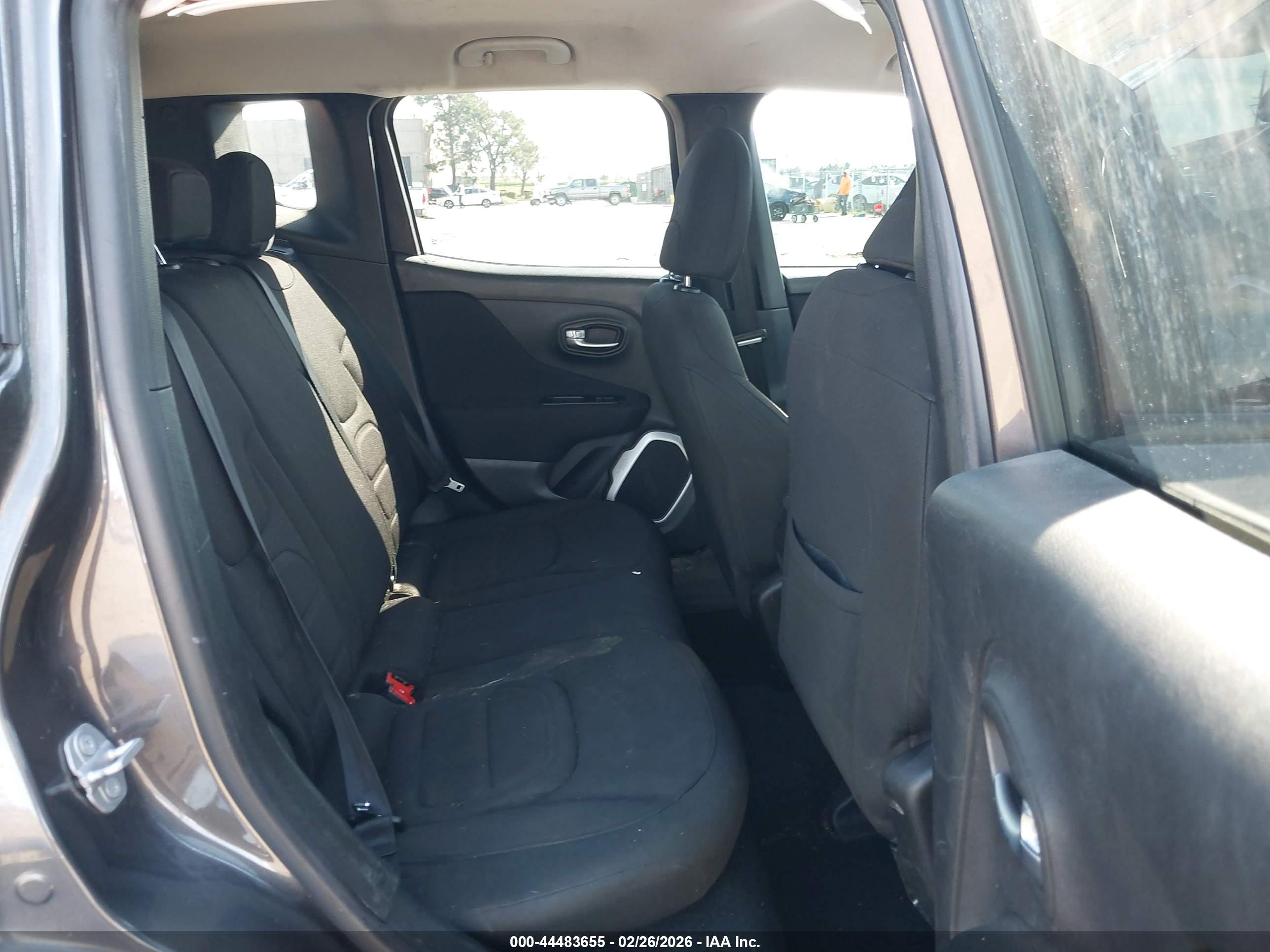 JEEP RENEGADE image 8