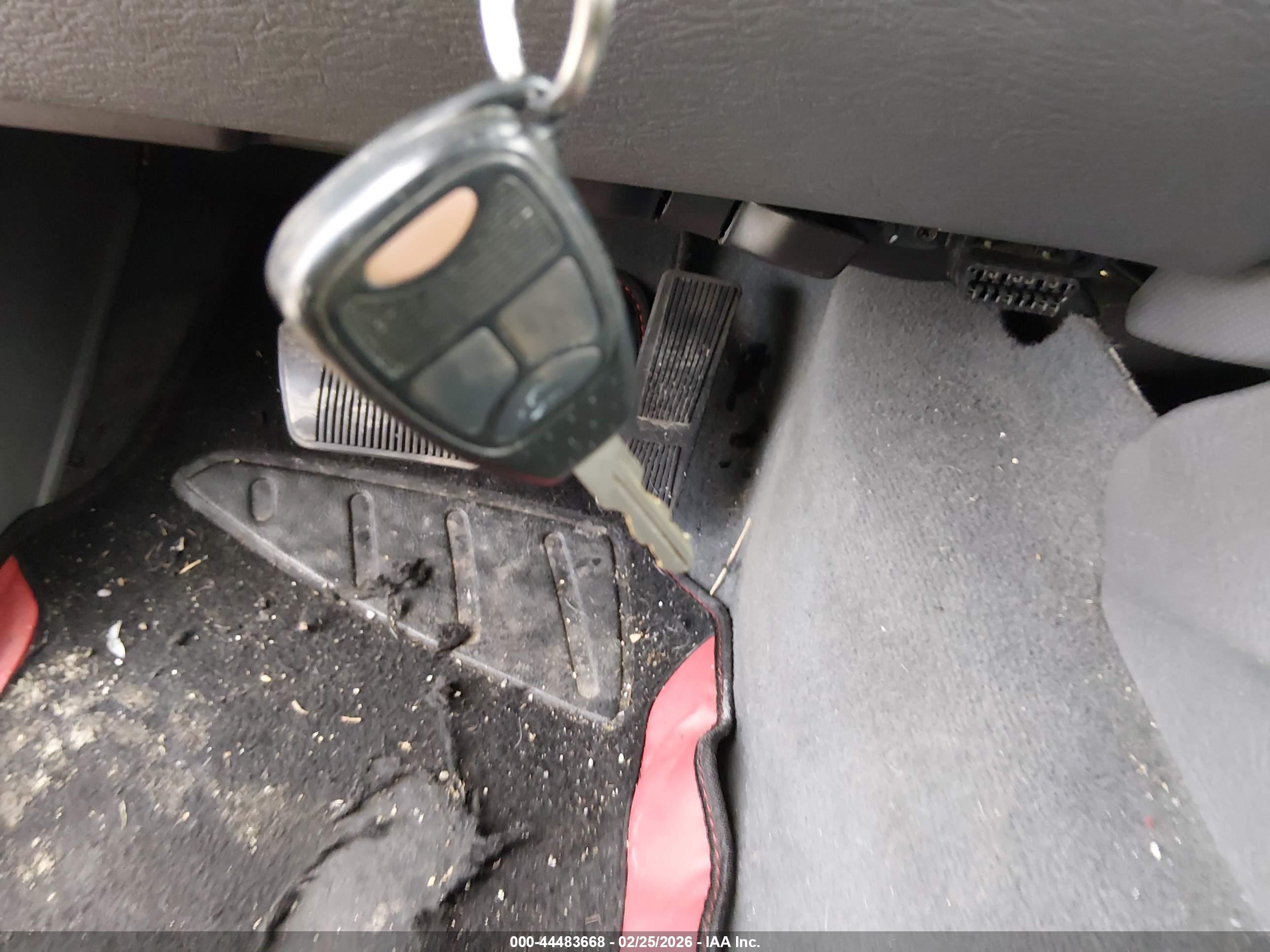 JEEP LIBERTY image 11