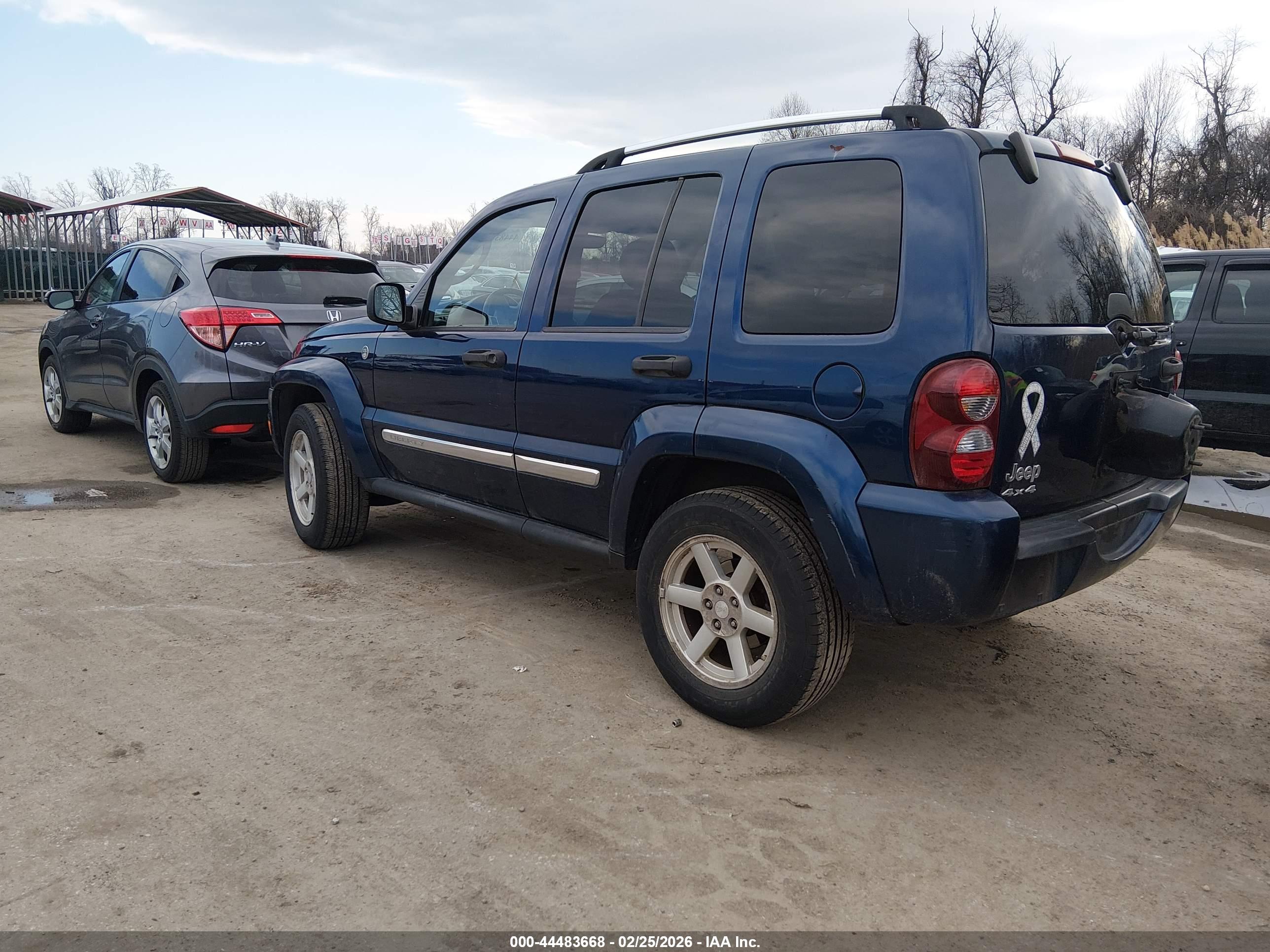JEEP LIBERTY image 3