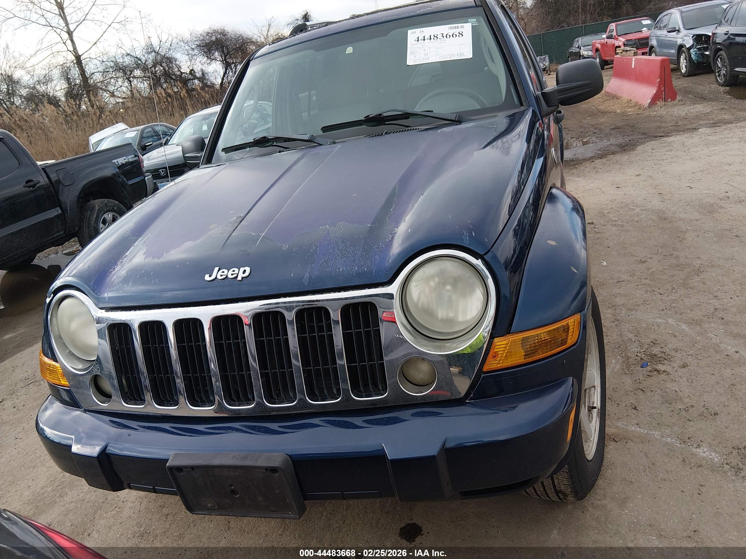 JEEP LIBERTY image 6
