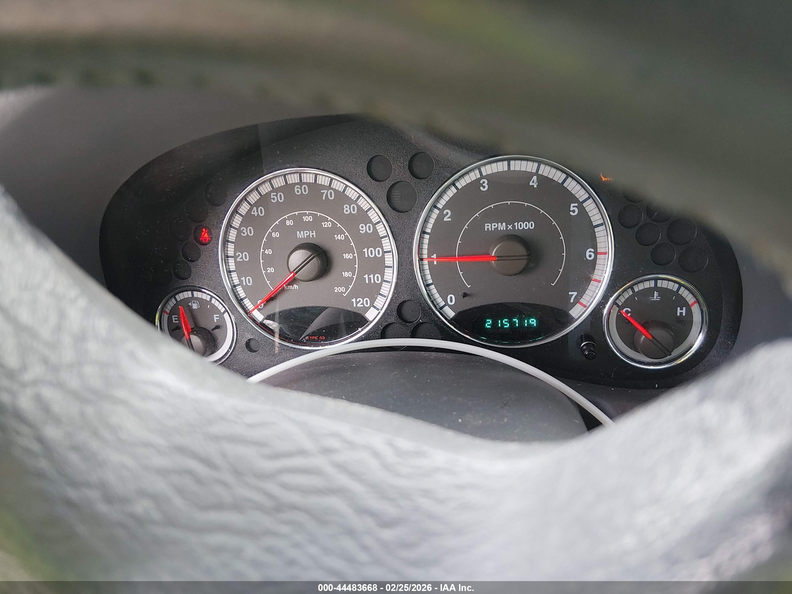 JEEP LIBERTY image 7