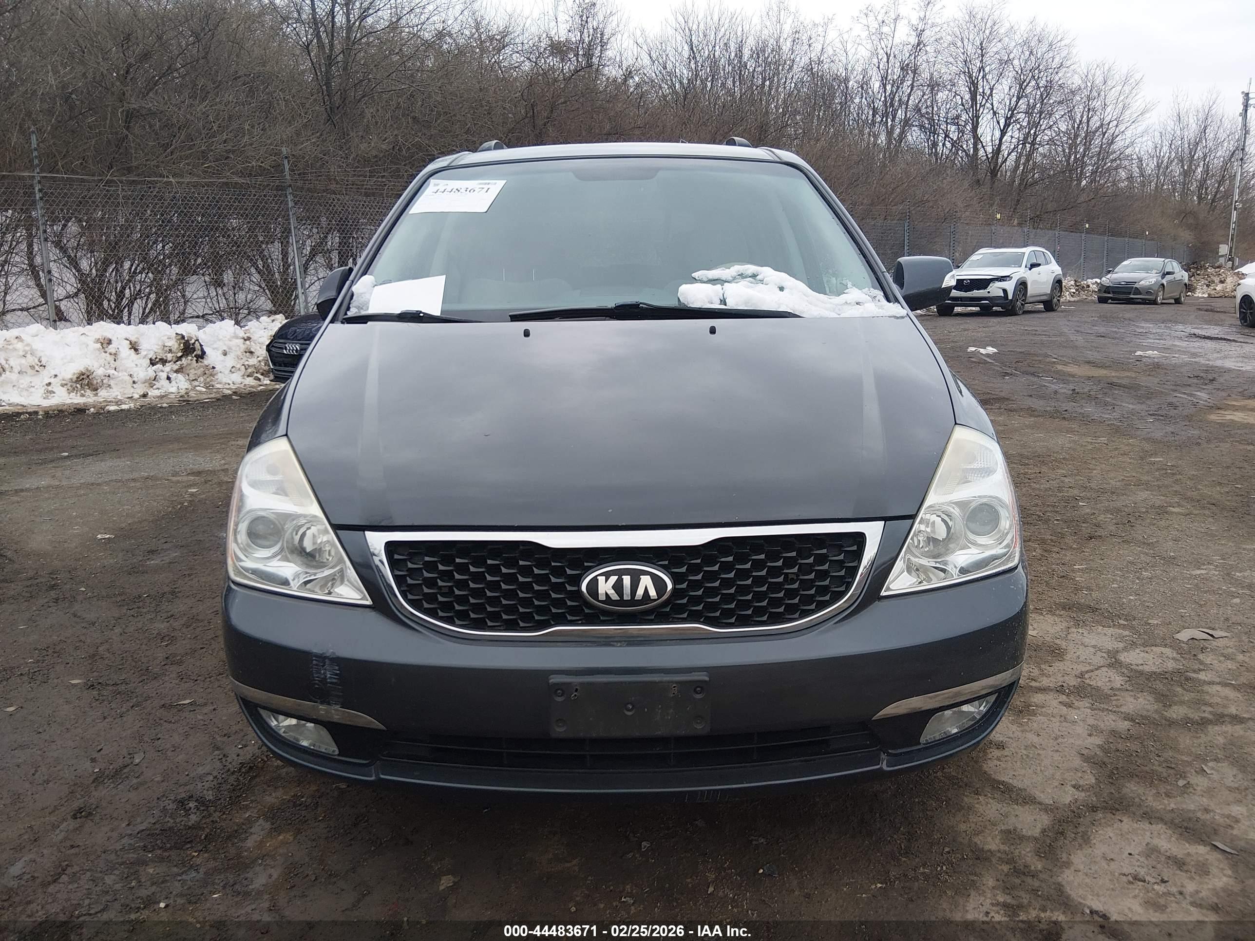 KIA SEDONA image 6
