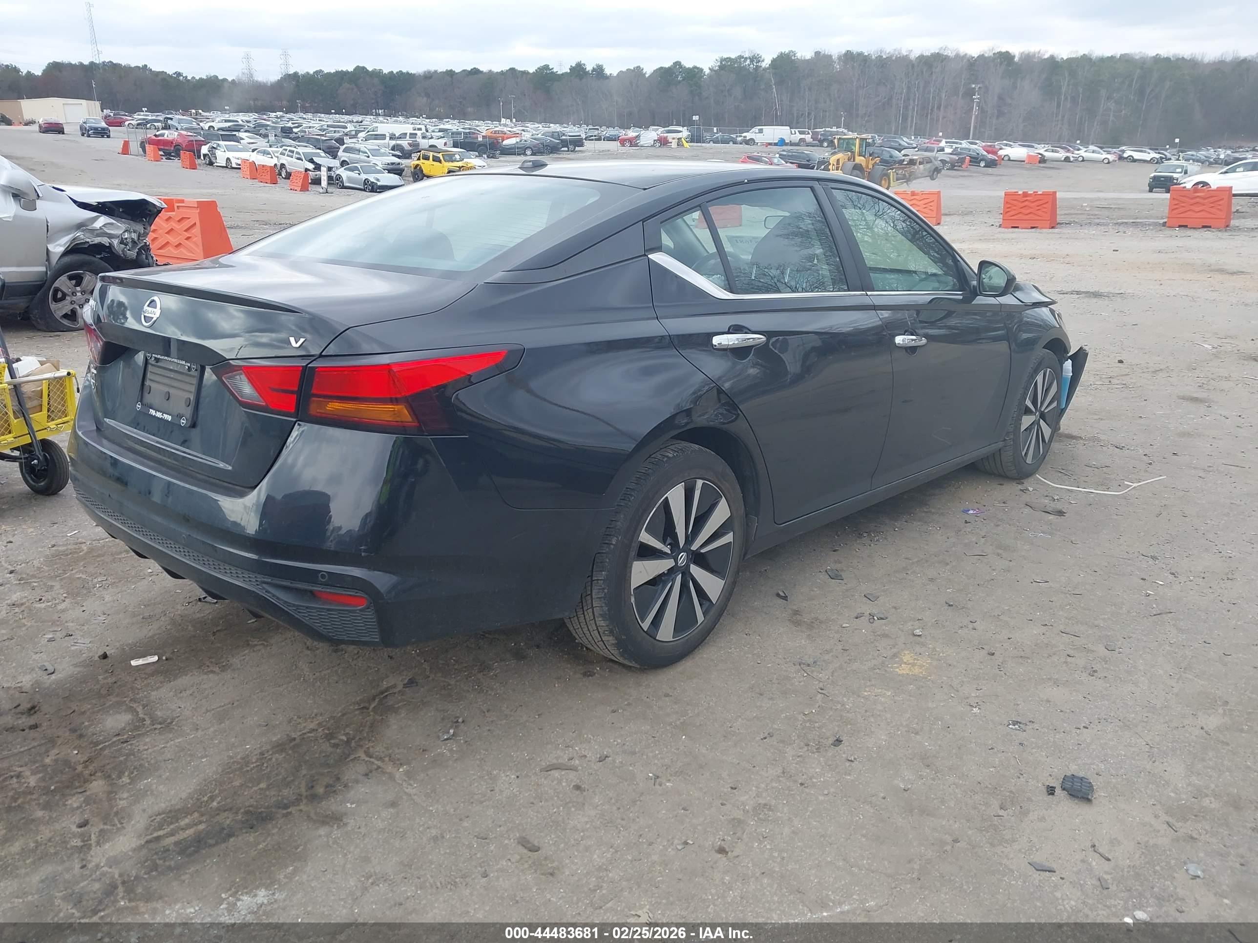 NISSAN ALTIMA image 4
