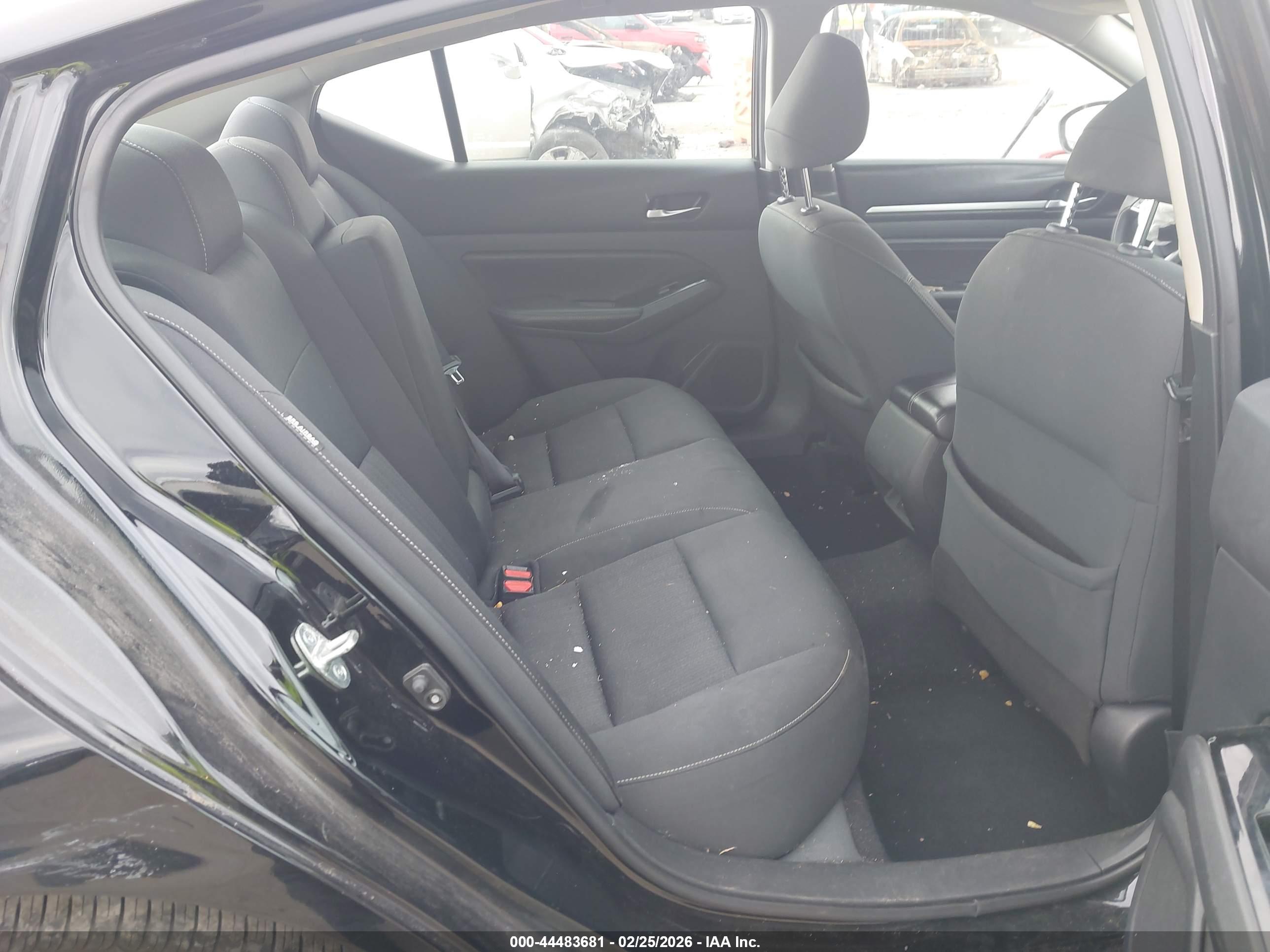 NISSAN ALTIMA image 8