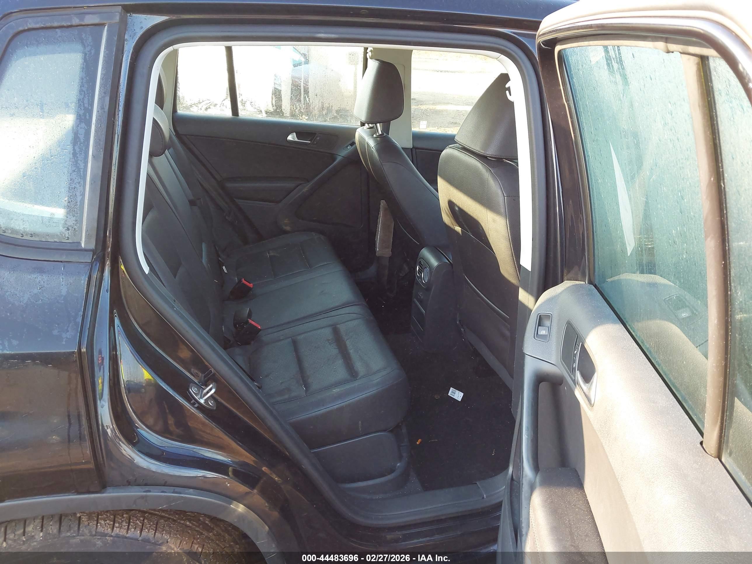 VOLKSWAGEN TIGUAN image 8