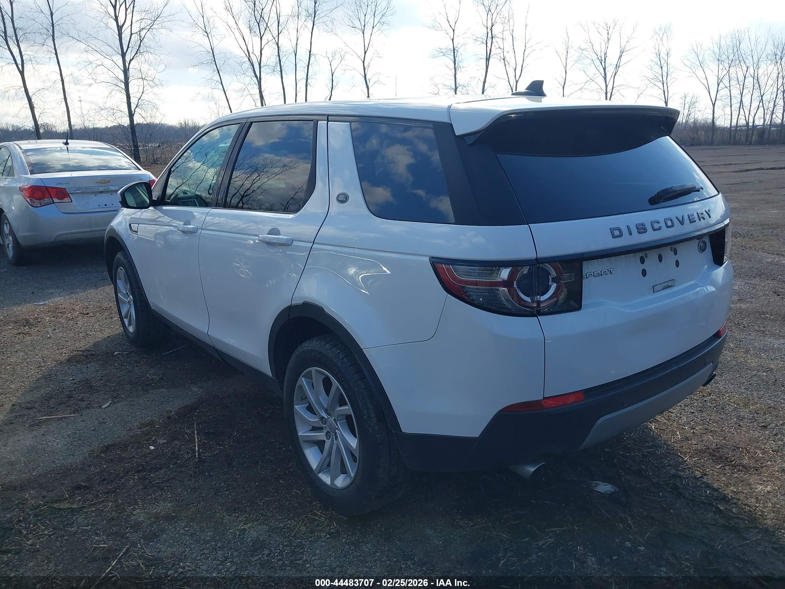 LAND ROVER image 3