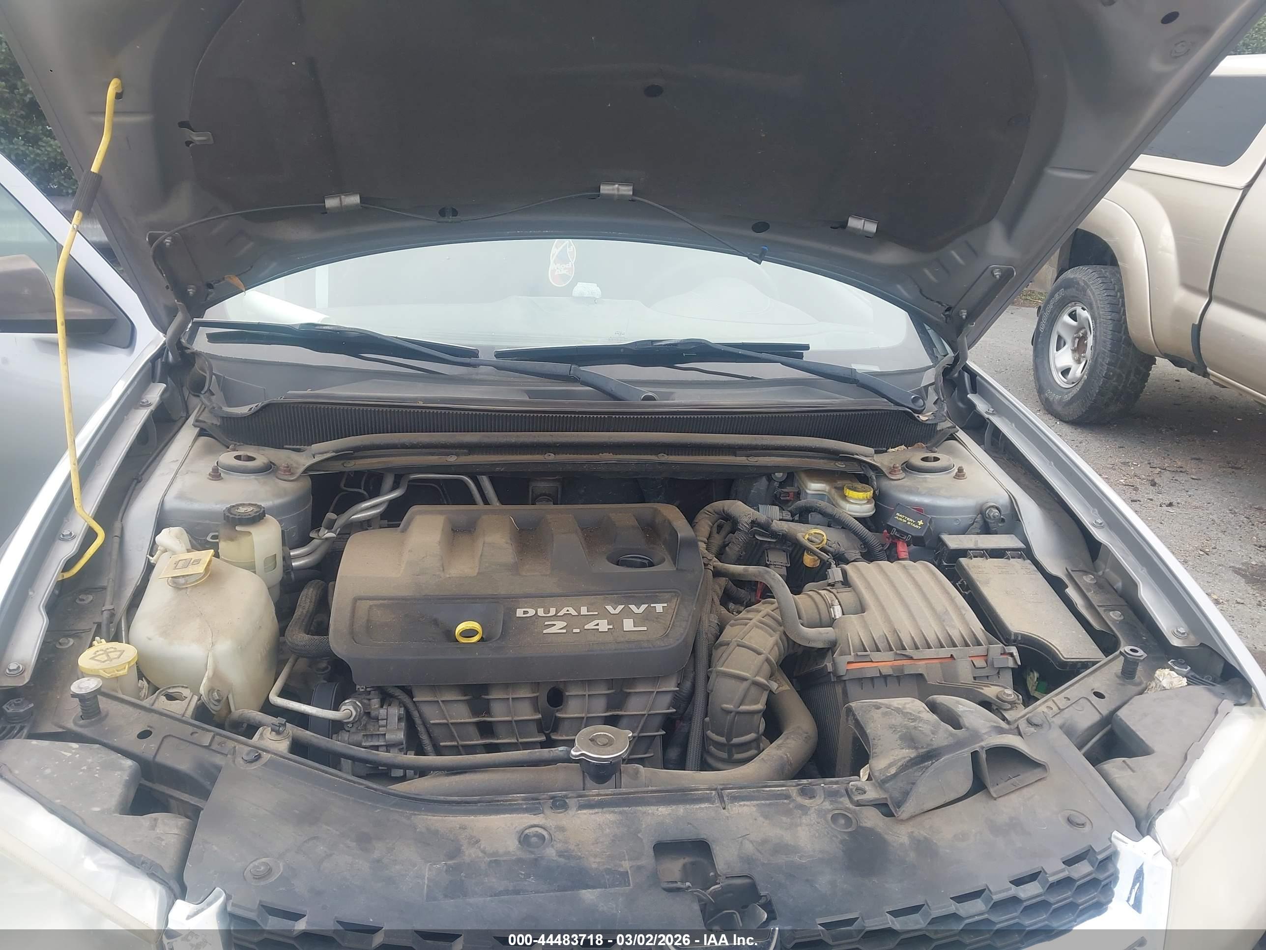 DODGE AVENGER image 10