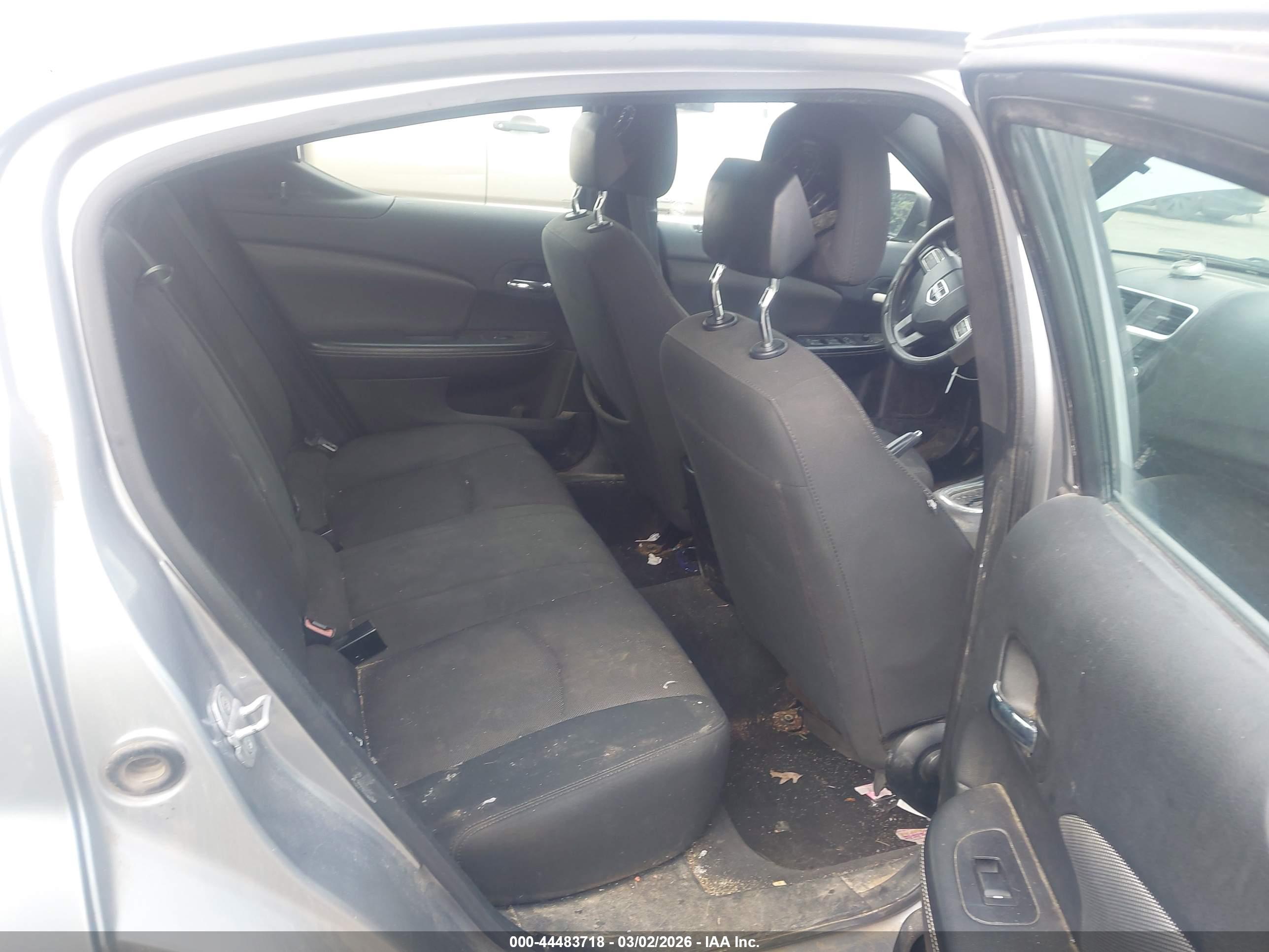 DODGE AVENGER image 8