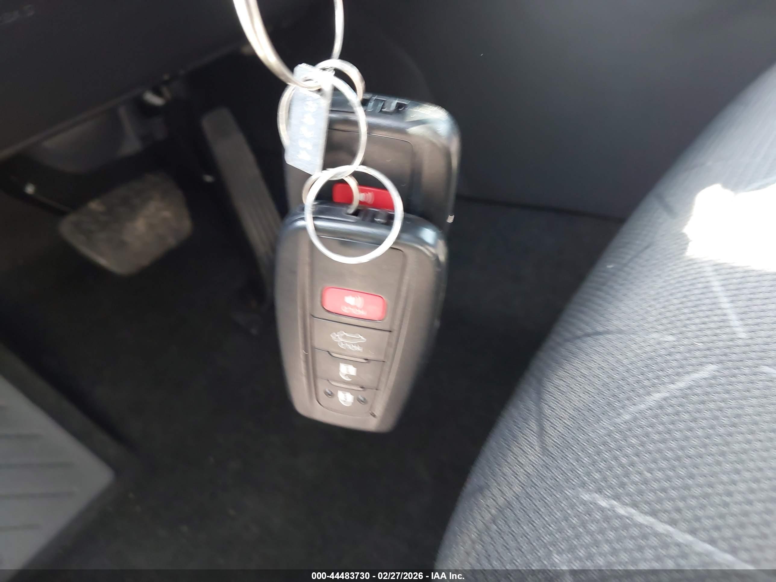TOYOTA RAV4 image 11