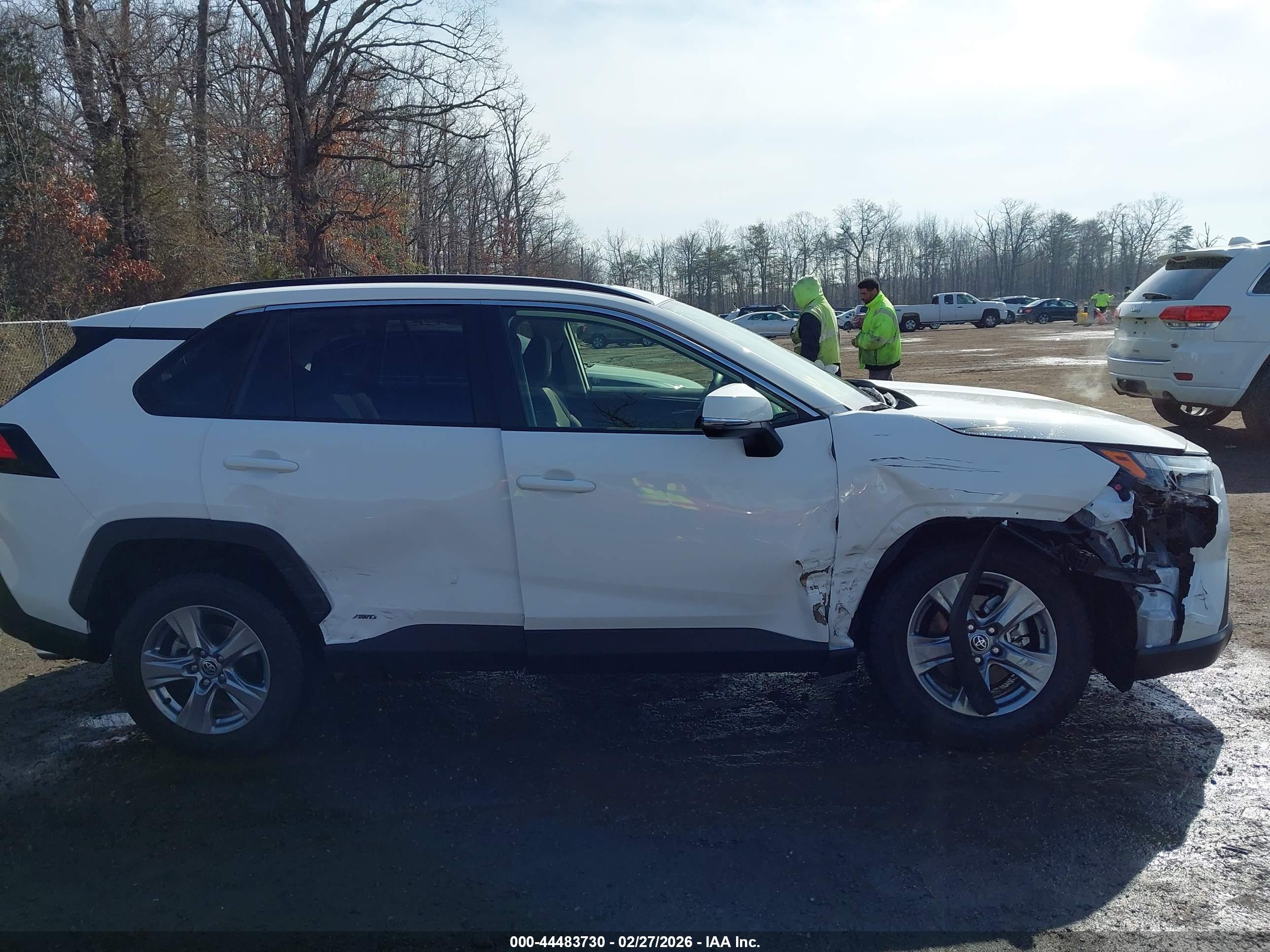TOYOTA RAV4 image 6