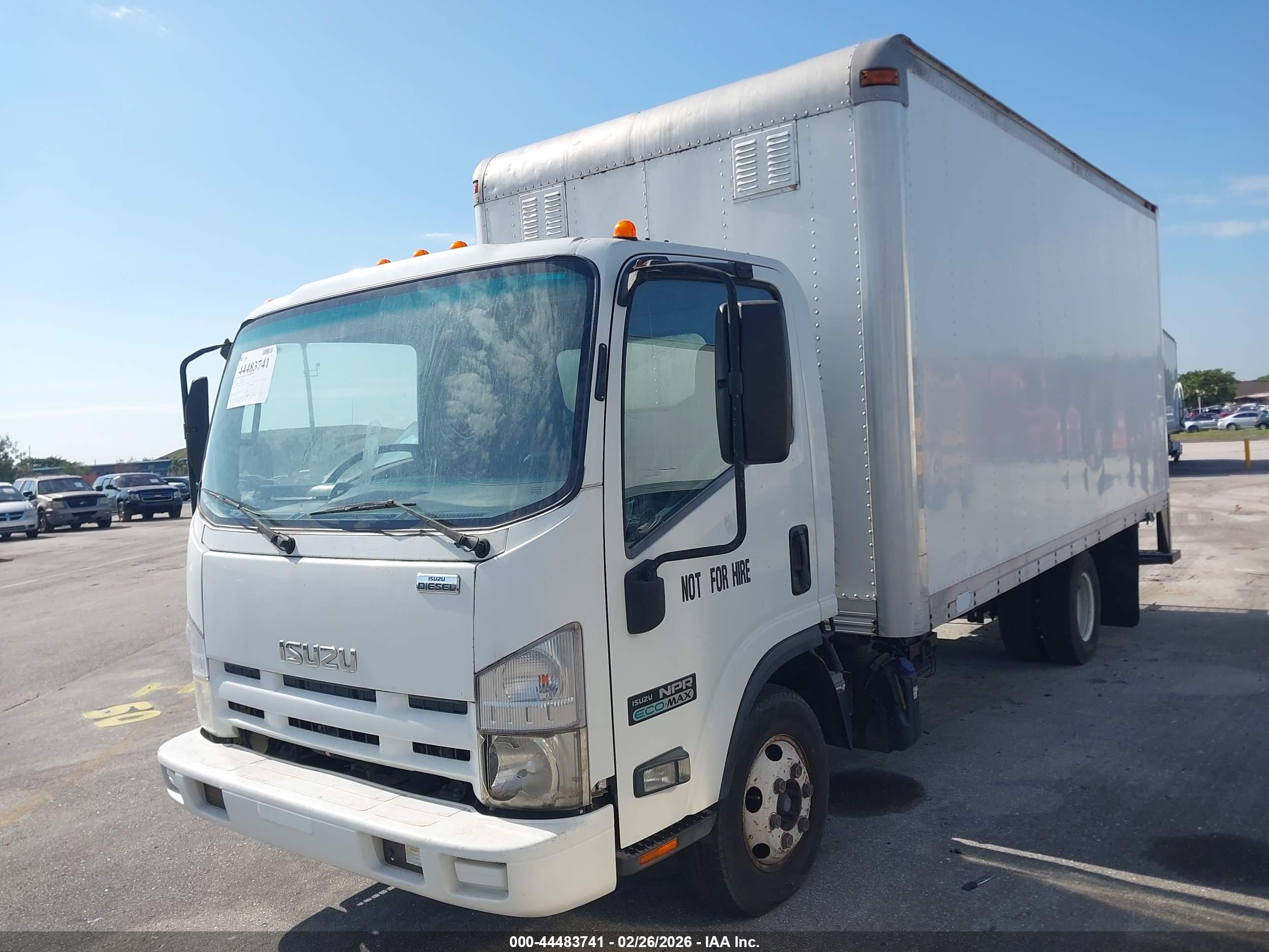 ISUZU NPR image 2
