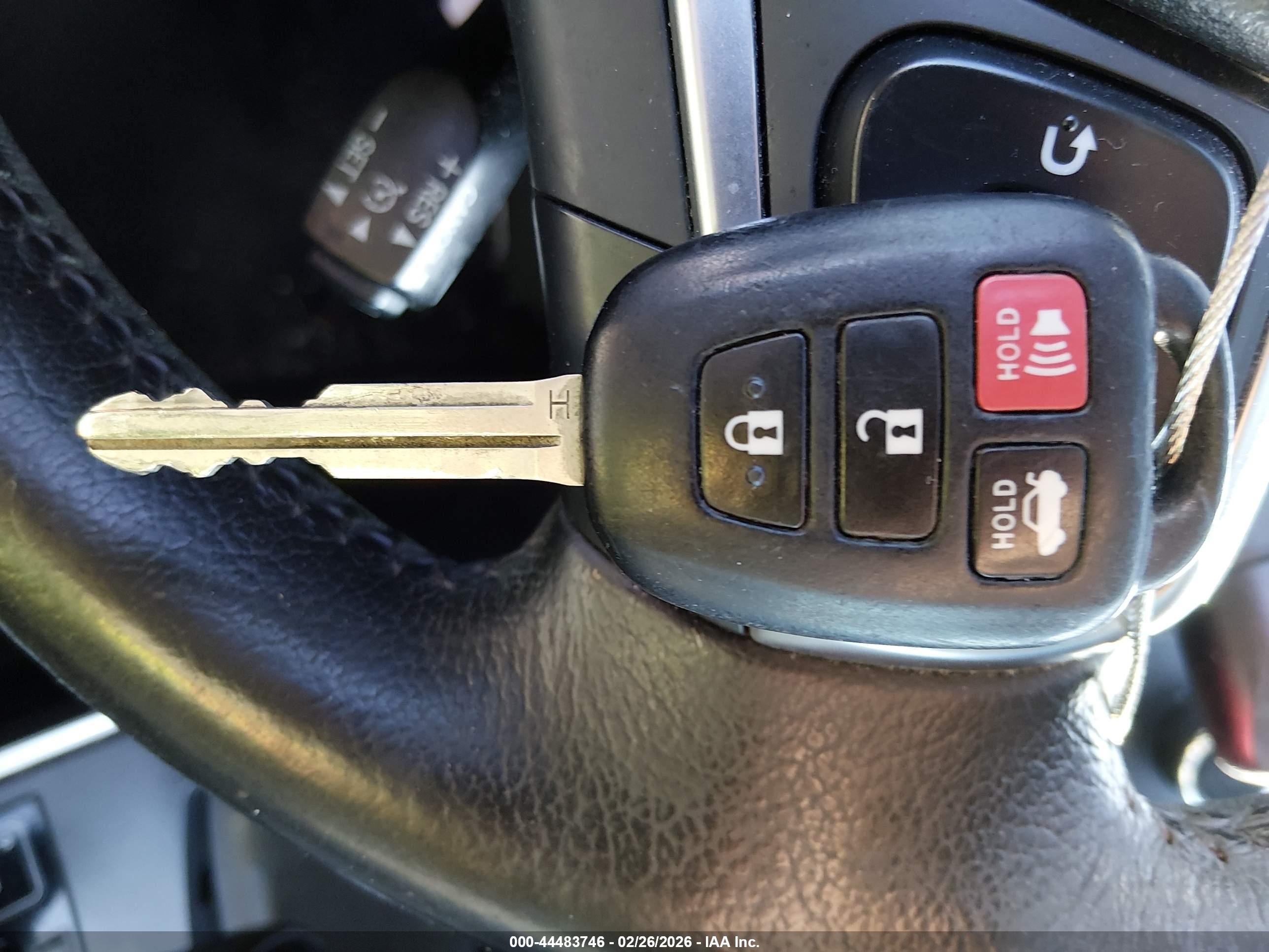 TOYOTA CAMRY image 11