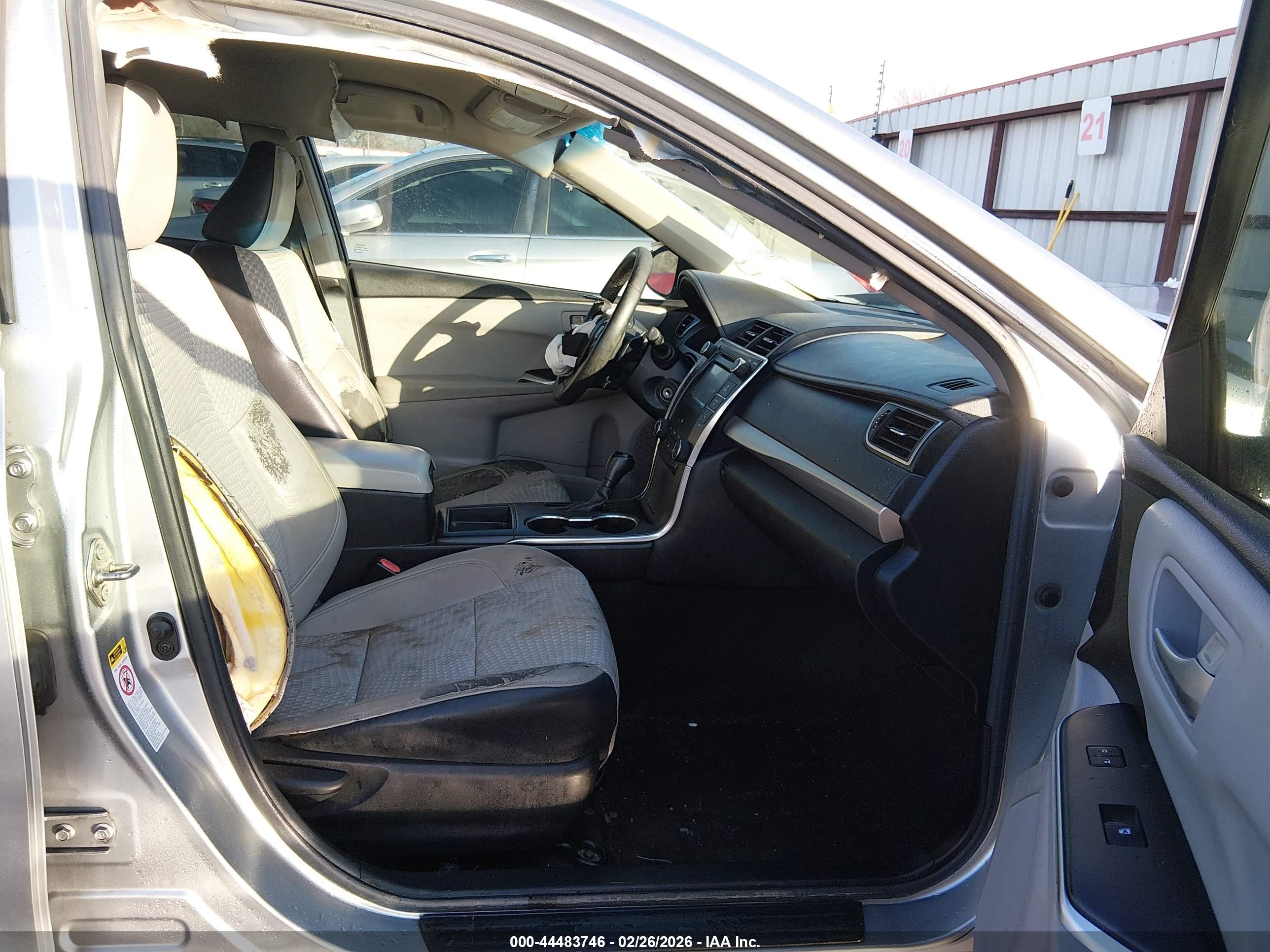 TOYOTA CAMRY image 5