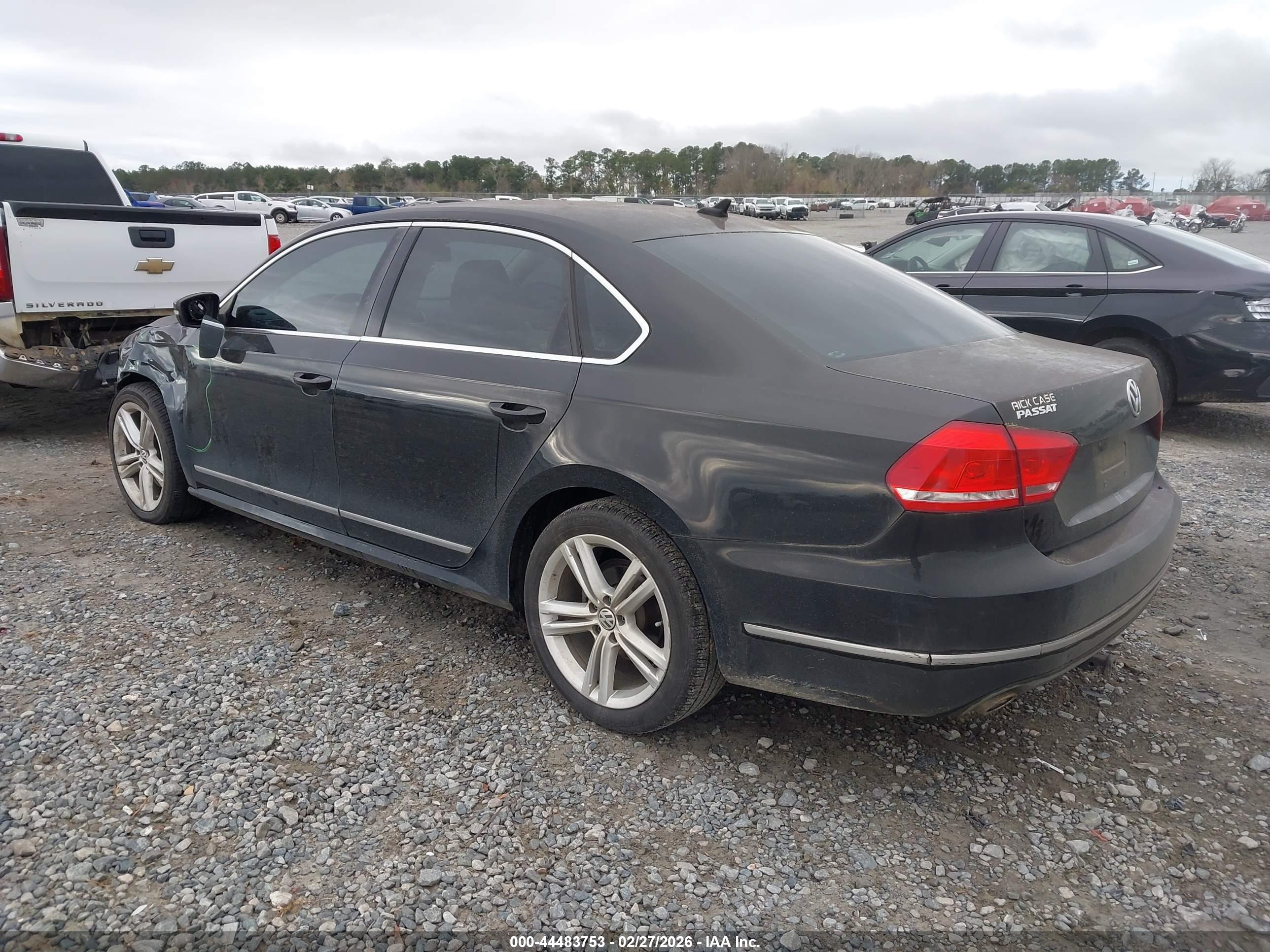 VOLKSWAGEN PASSAT image 3