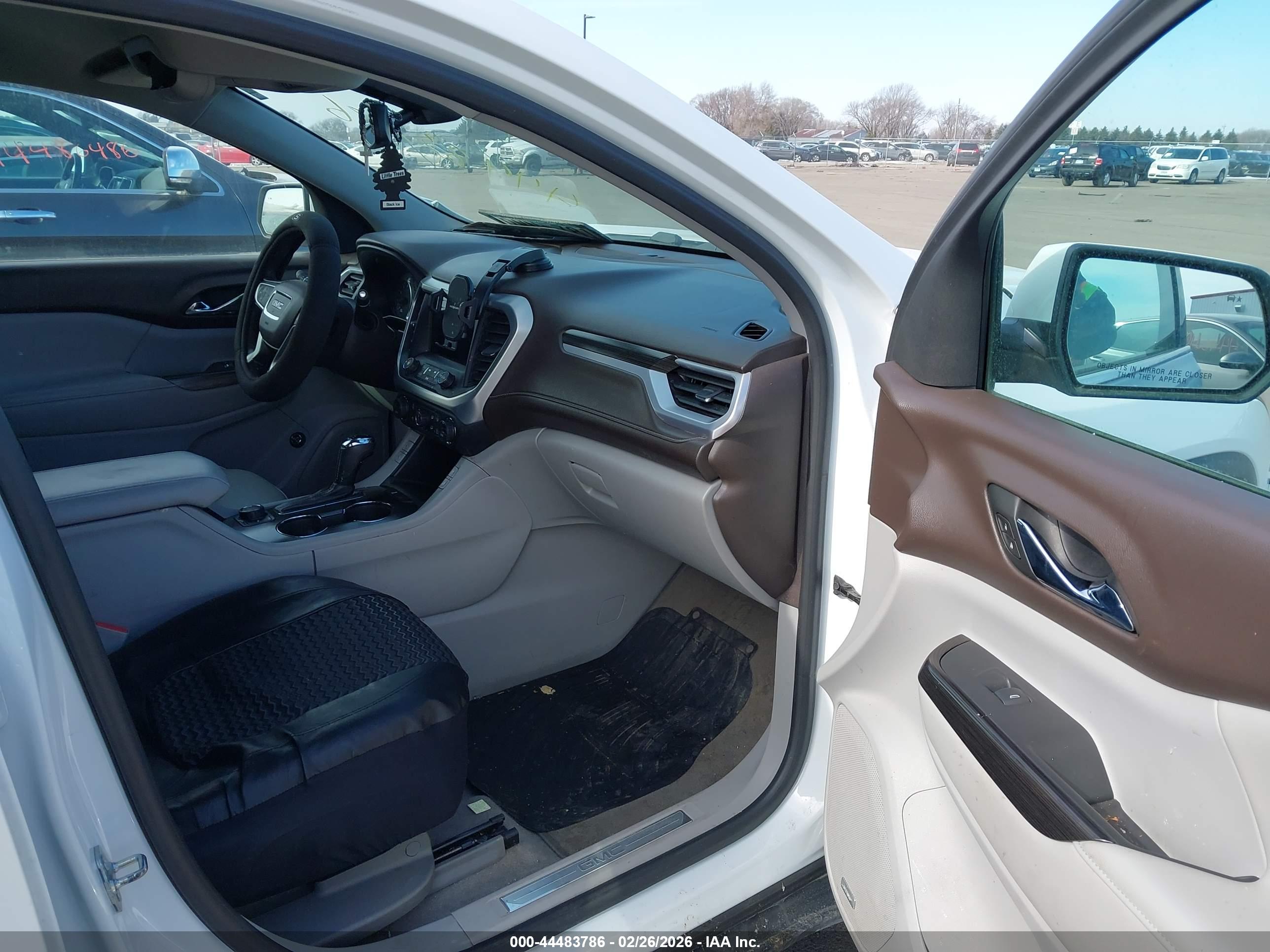 GMC ACADIA image 5