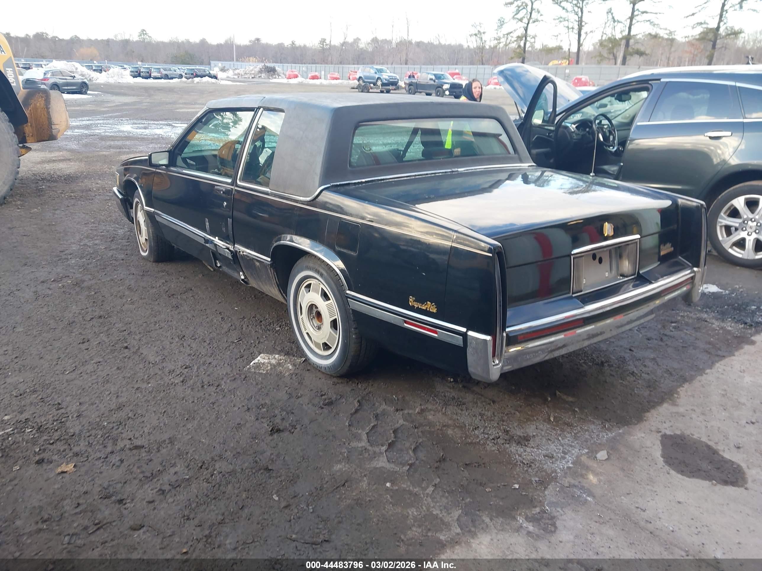 CADILLAC DEVILLE image 3